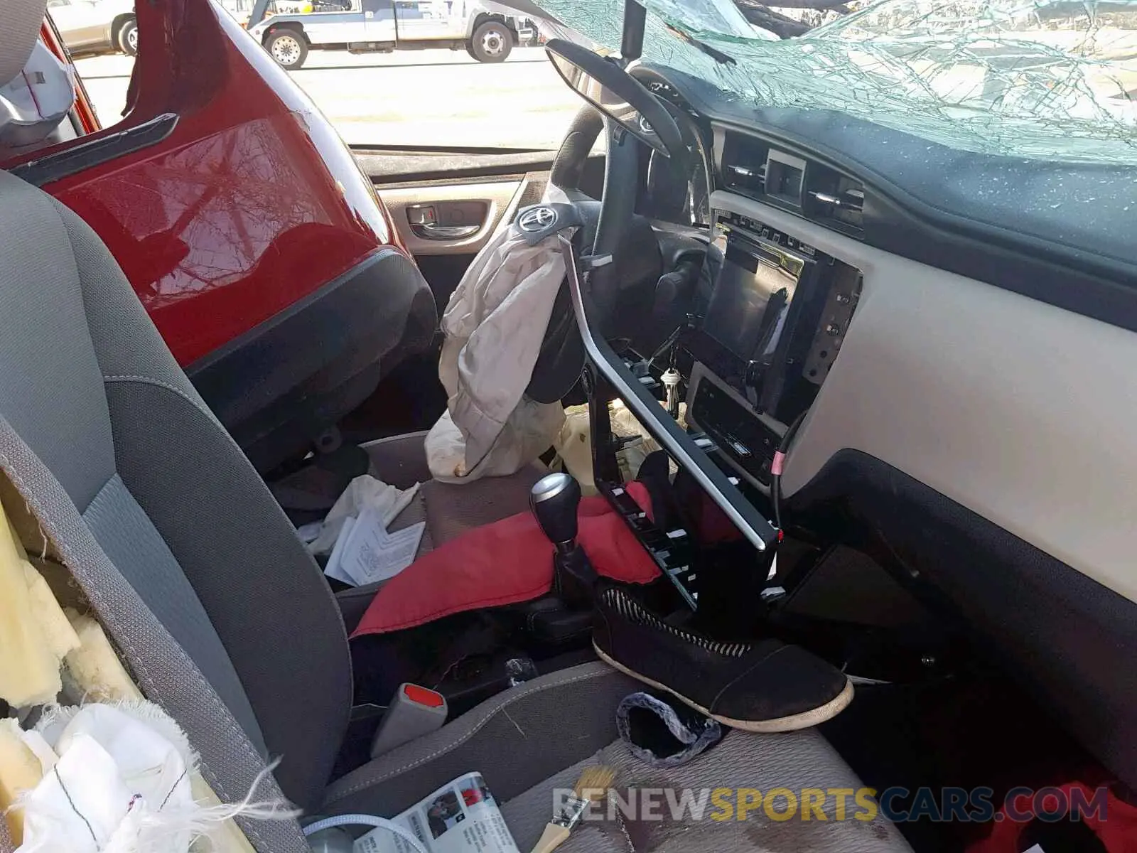 5 Photograph of a damaged car 5YFBURHE6KP897352 TOYOTA COROLLA 2019