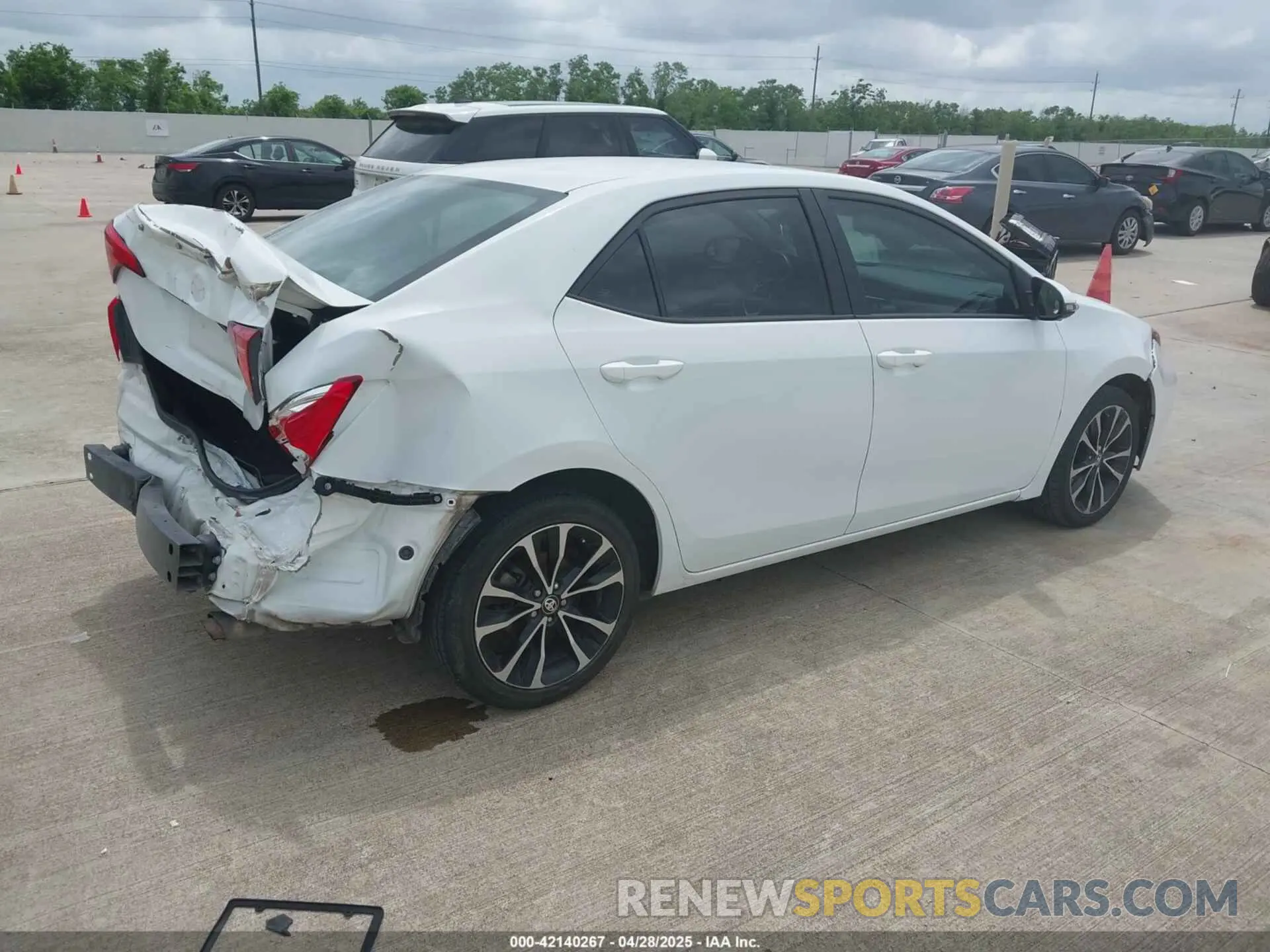 4 Photograph of a damaged car 5YFBURHE6KP914277 TOYOTA COROLLA 2019