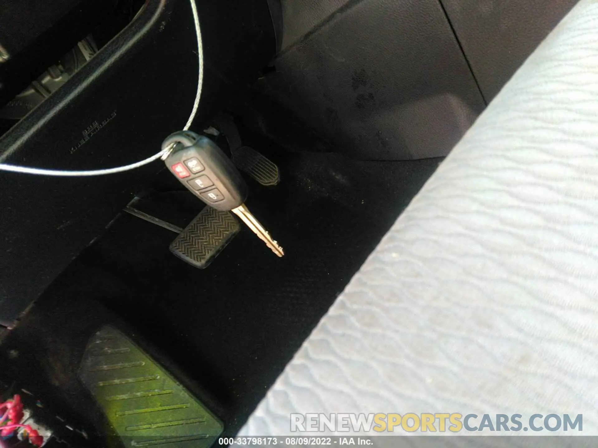 11 Photograph of a damaged car 5YFBURHE6KP914747 TOYOTA COROLLA 2019
