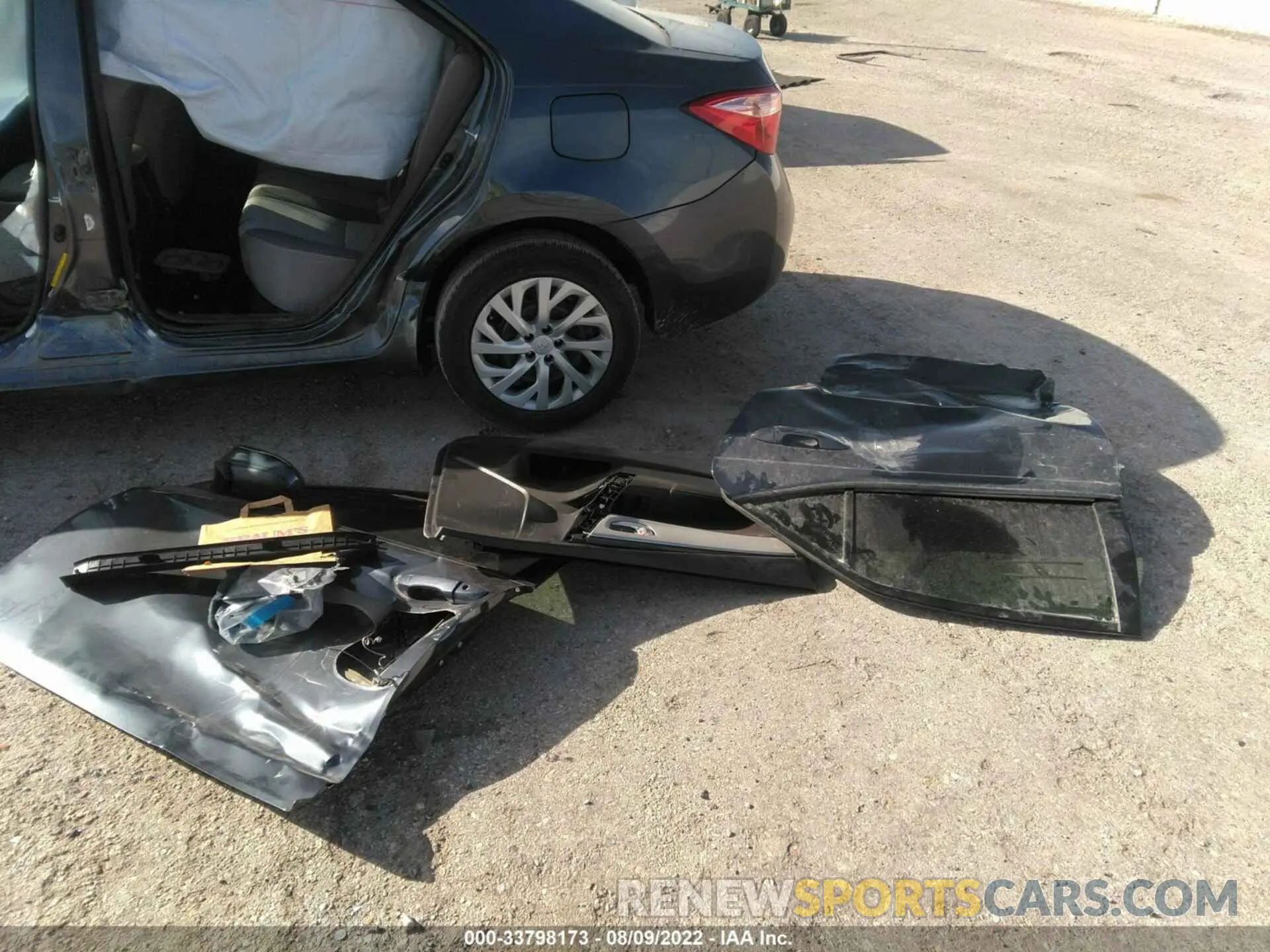 12 Photograph of a damaged car 5YFBURHE6KP914747 TOYOTA COROLLA 2019