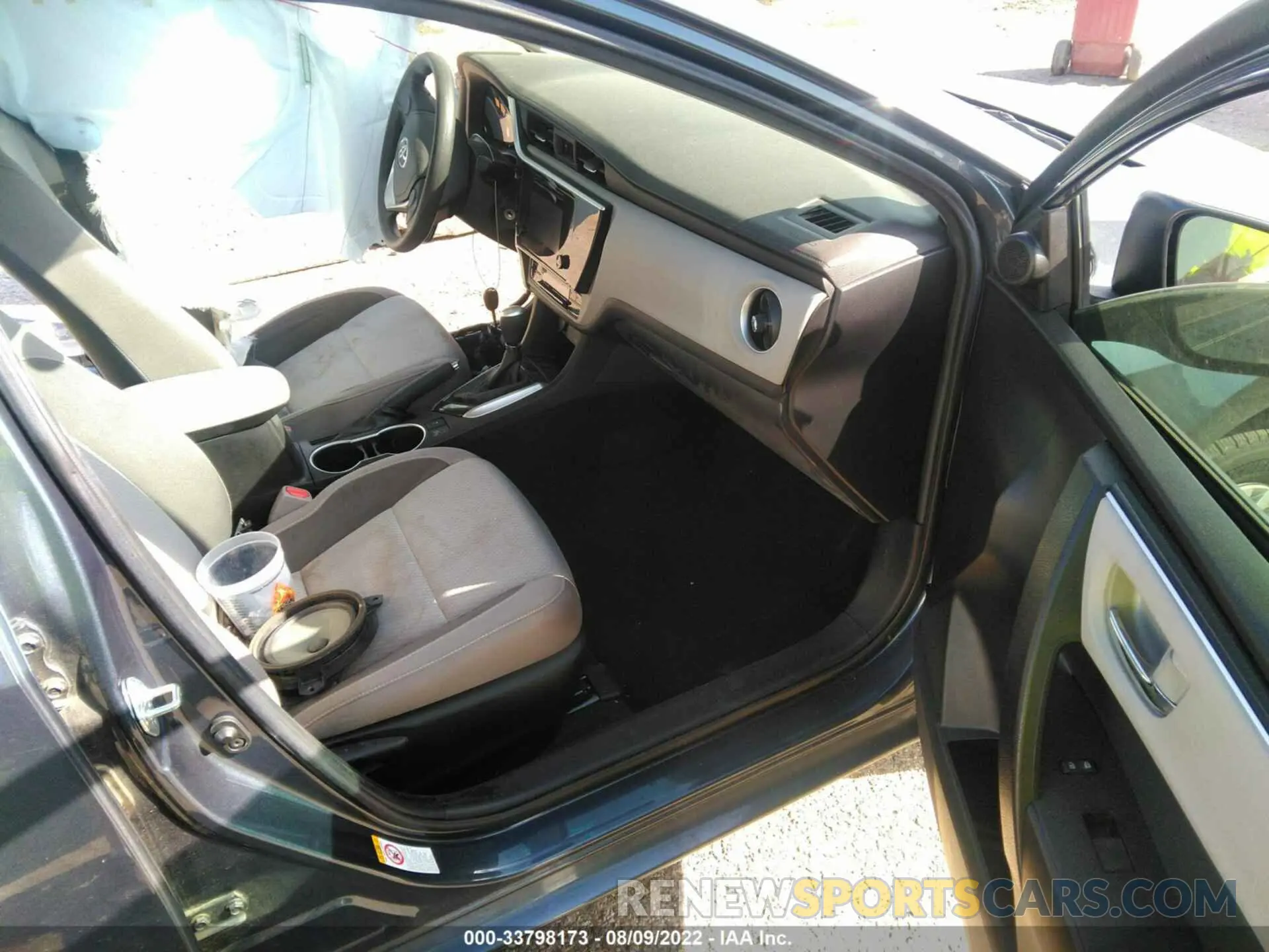 5 Photograph of a damaged car 5YFBURHE6KP914747 TOYOTA COROLLA 2019