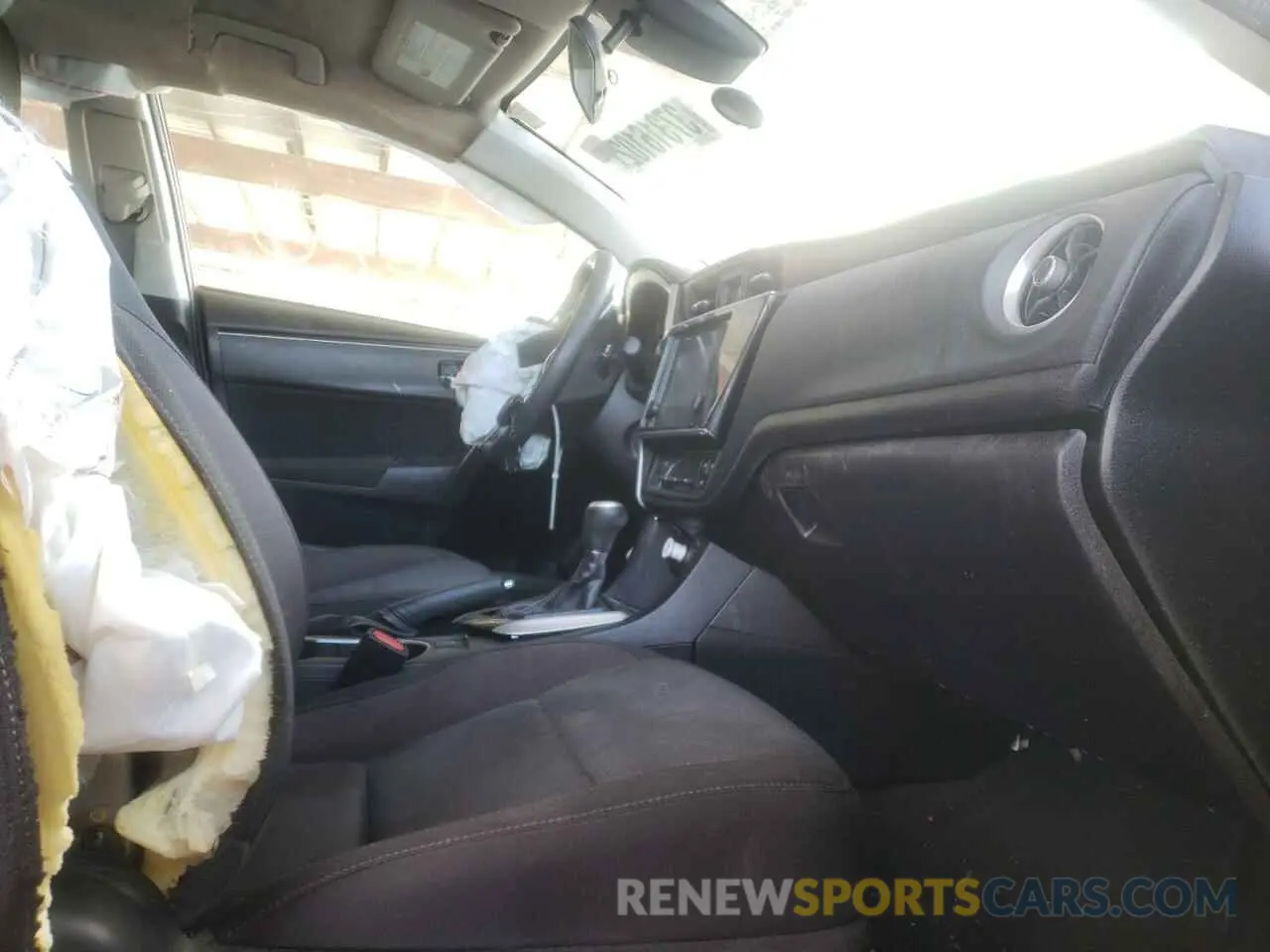 5 Photograph of a damaged car 5YFBURHE6KP919298 TOYOTA COROLLA 2019