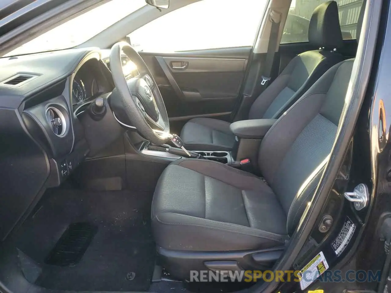 7 Фотография поврежденного автомобиля 5YFBURHE6KP921889 TOYOTA COROLLA 2019