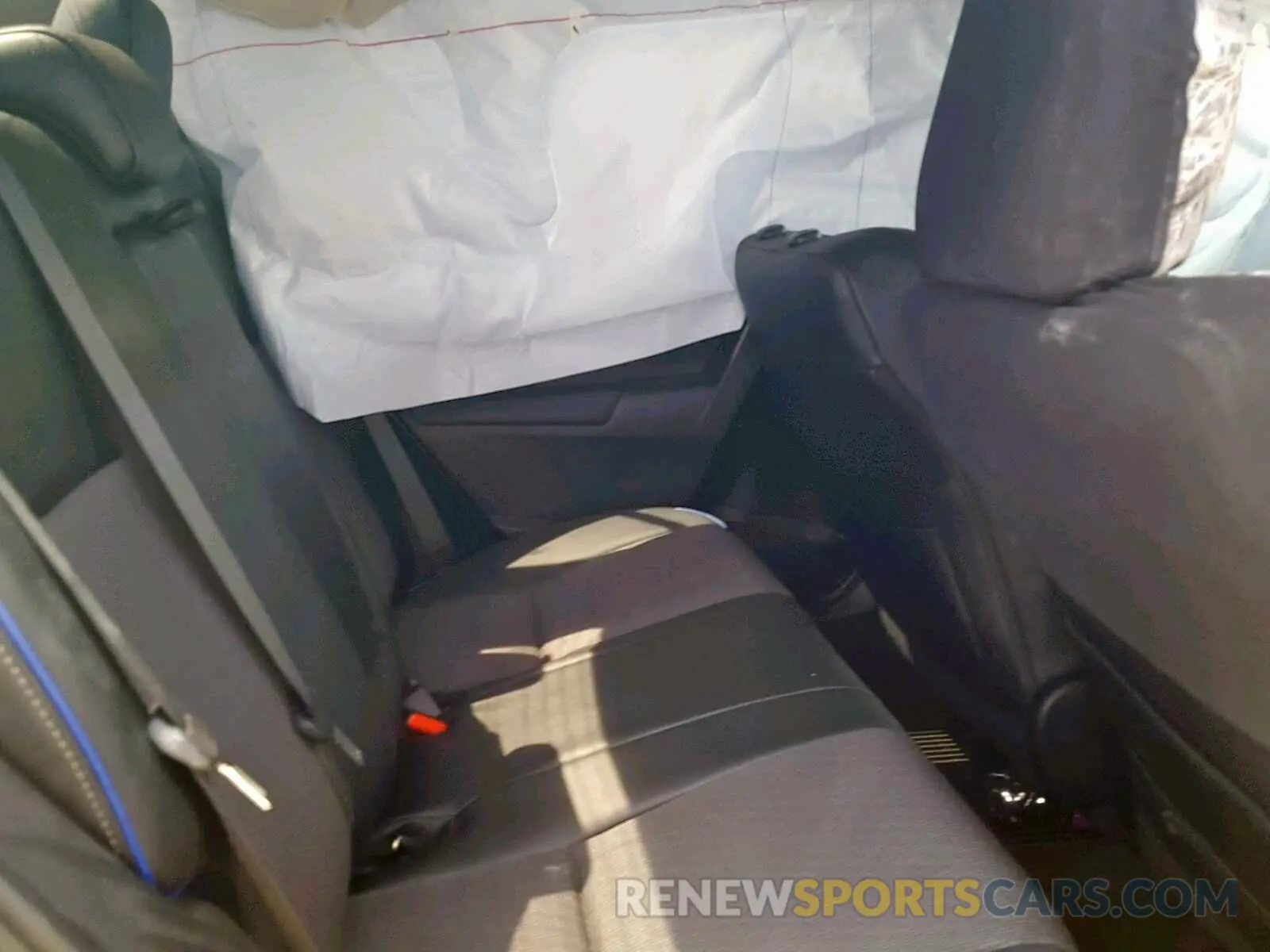6 Photograph of a damaged car 5YFBURHE6KP926381 TOYOTA COROLLA 2019