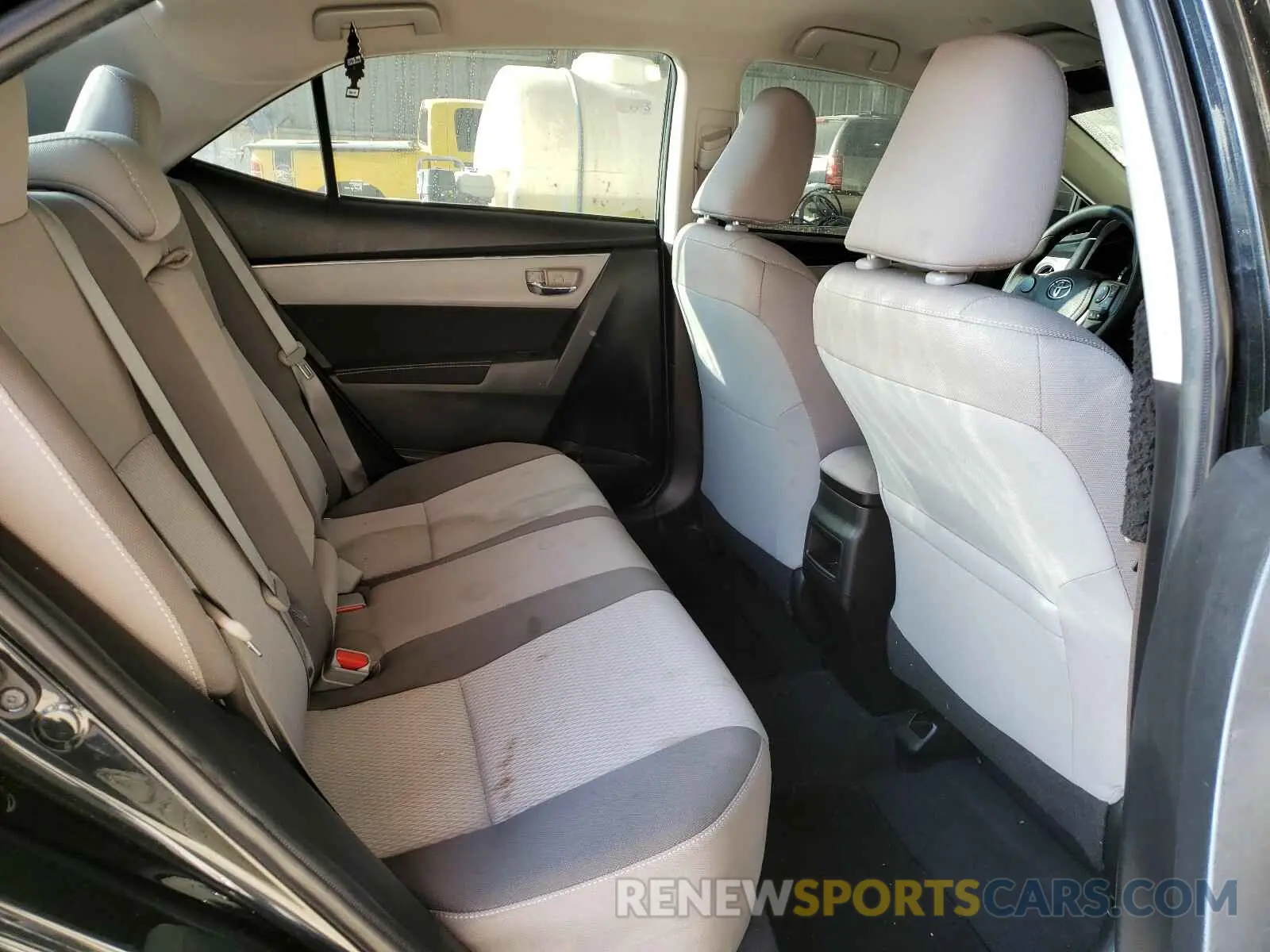 6 Photograph of a damaged car 5YFBURHE6KP927742 TOYOTA COROLLA 2019