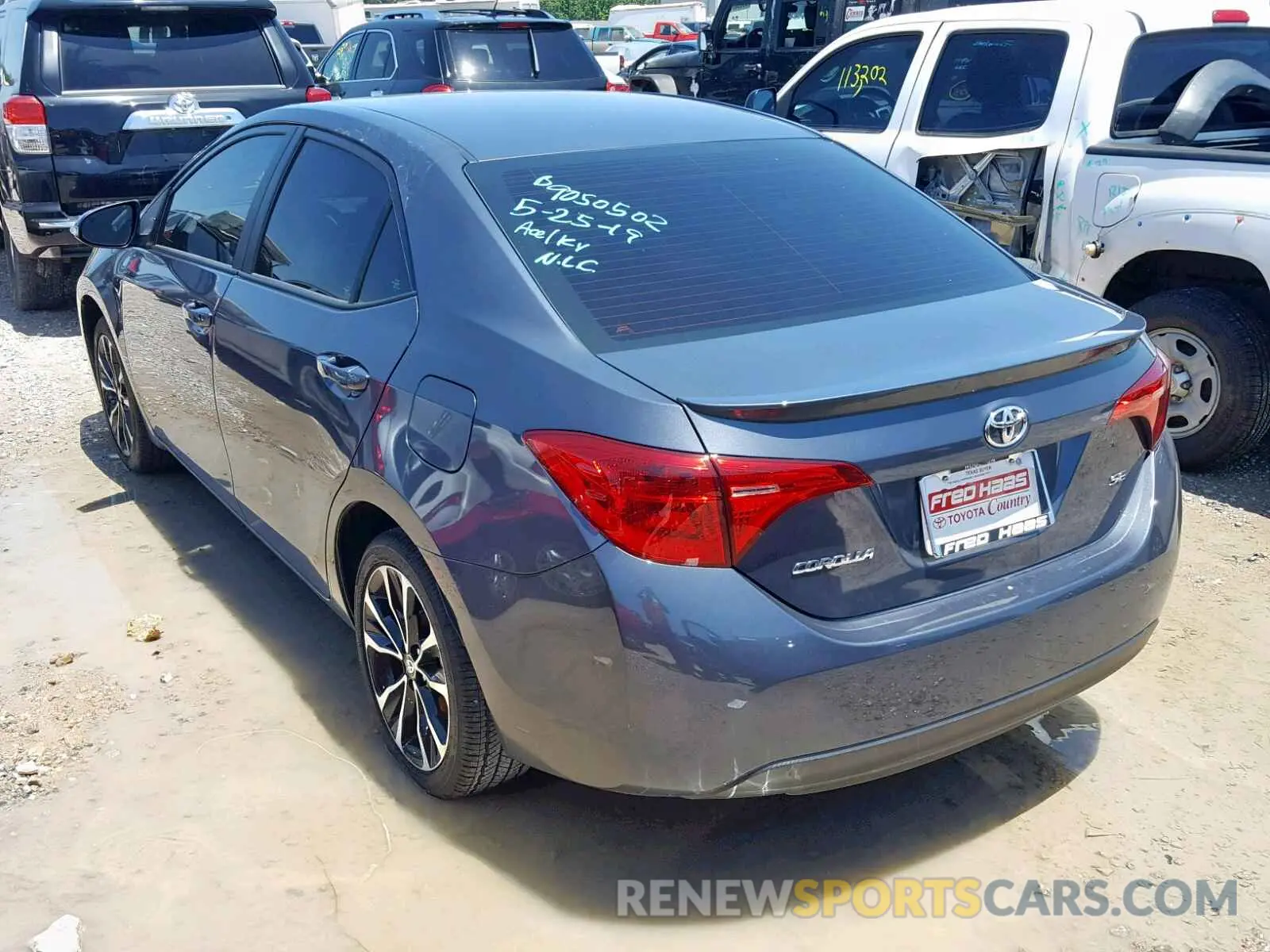 3 Photograph of a damaged car 5YFBURHE6KP929023 TOYOTA COROLLA 2019
