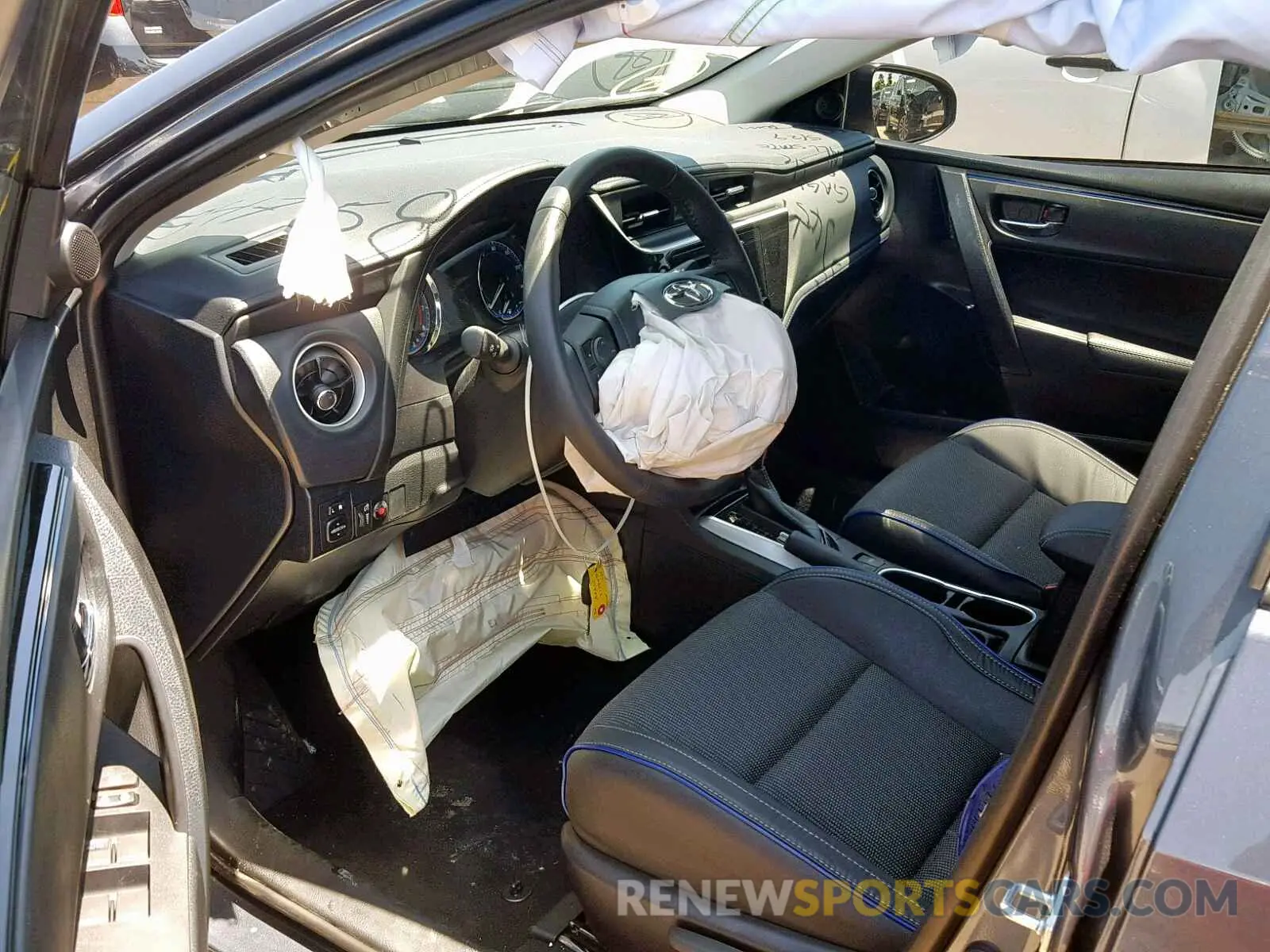 9 Photograph of a damaged car 5YFBURHE6KP929023 TOYOTA COROLLA 2019