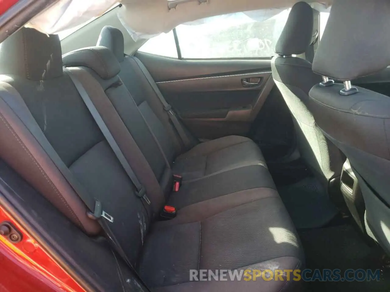 5 Photograph of a damaged car 5YFBURHE6KP930639 TOYOTA COROLLA 2019
