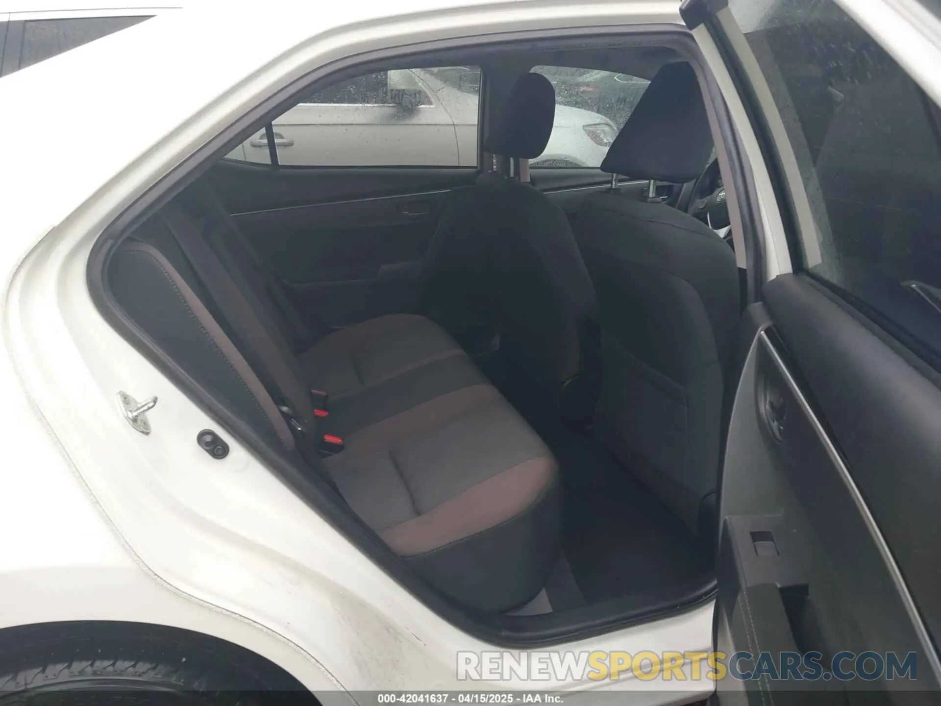 8 Photograph of a damaged car 5YFBURHE6KP937090 TOYOTA COROLLA 2019