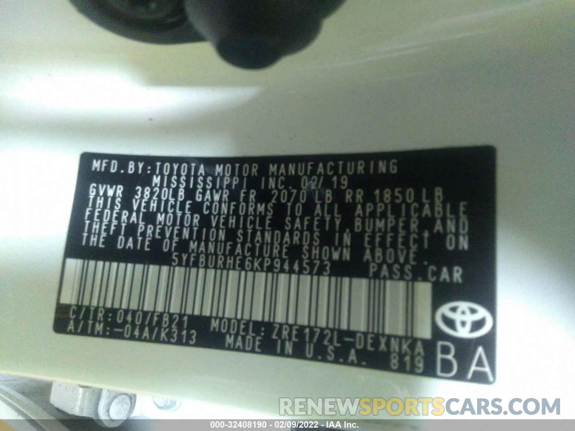 9 Photograph of a damaged car 5YFBURHE6KP944573 TOYOTA COROLLA 2019