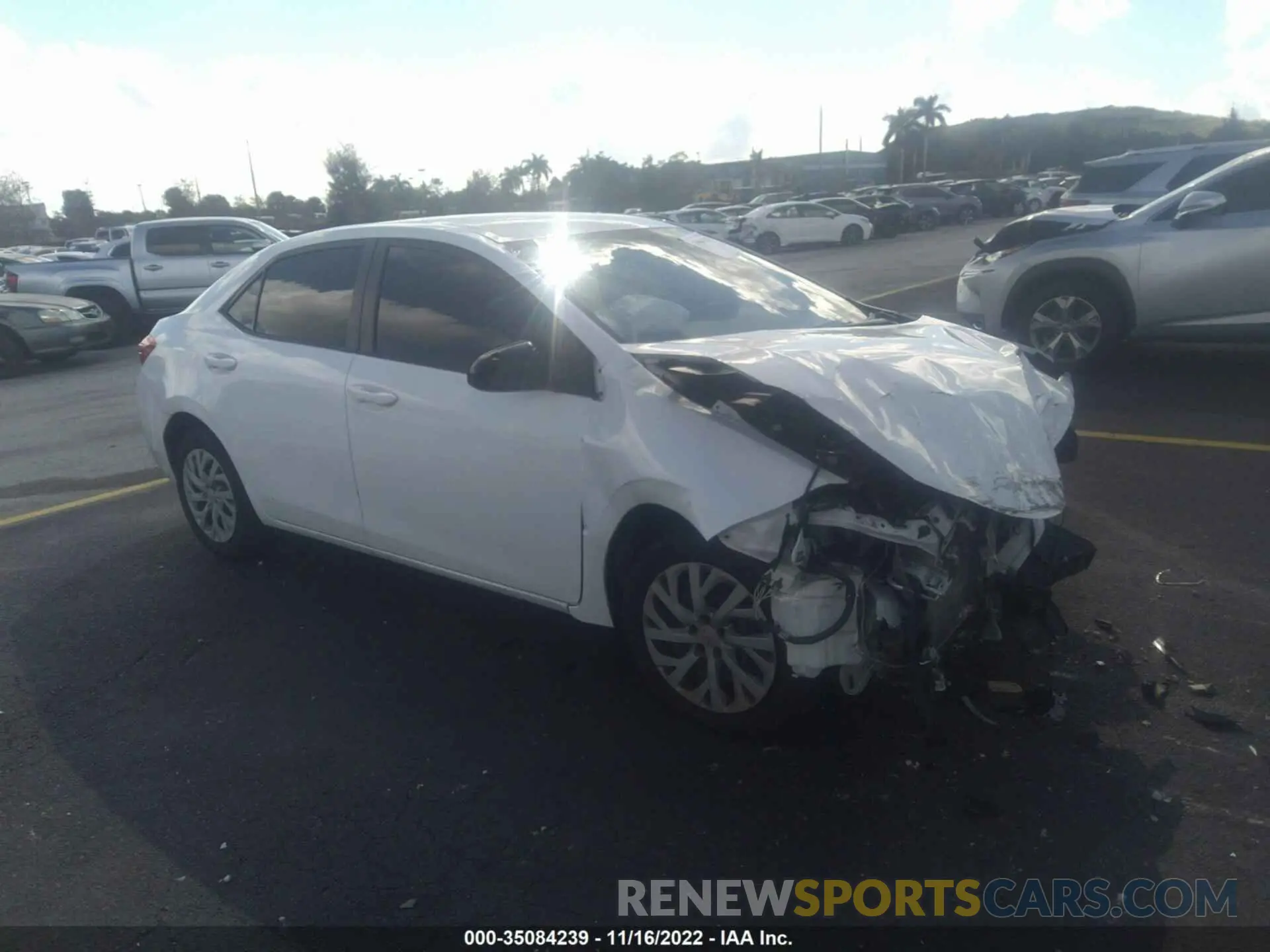 1 Фотография поврежденного автомобиля 5YFBURHE7KP860990 TOYOTA COROLLA 2019