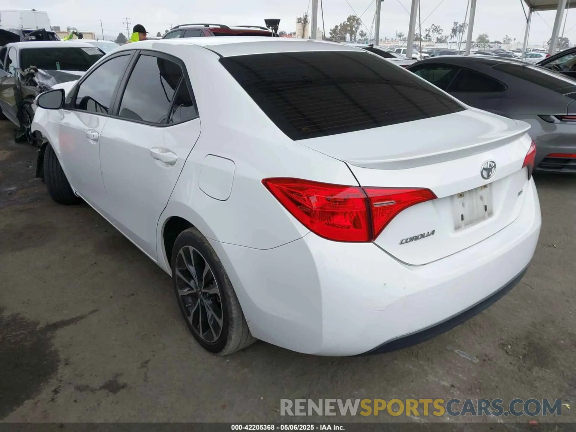 3 Photograph of a damaged car 5YFBURHE7KP862111 TOYOTA COROLLA 2019