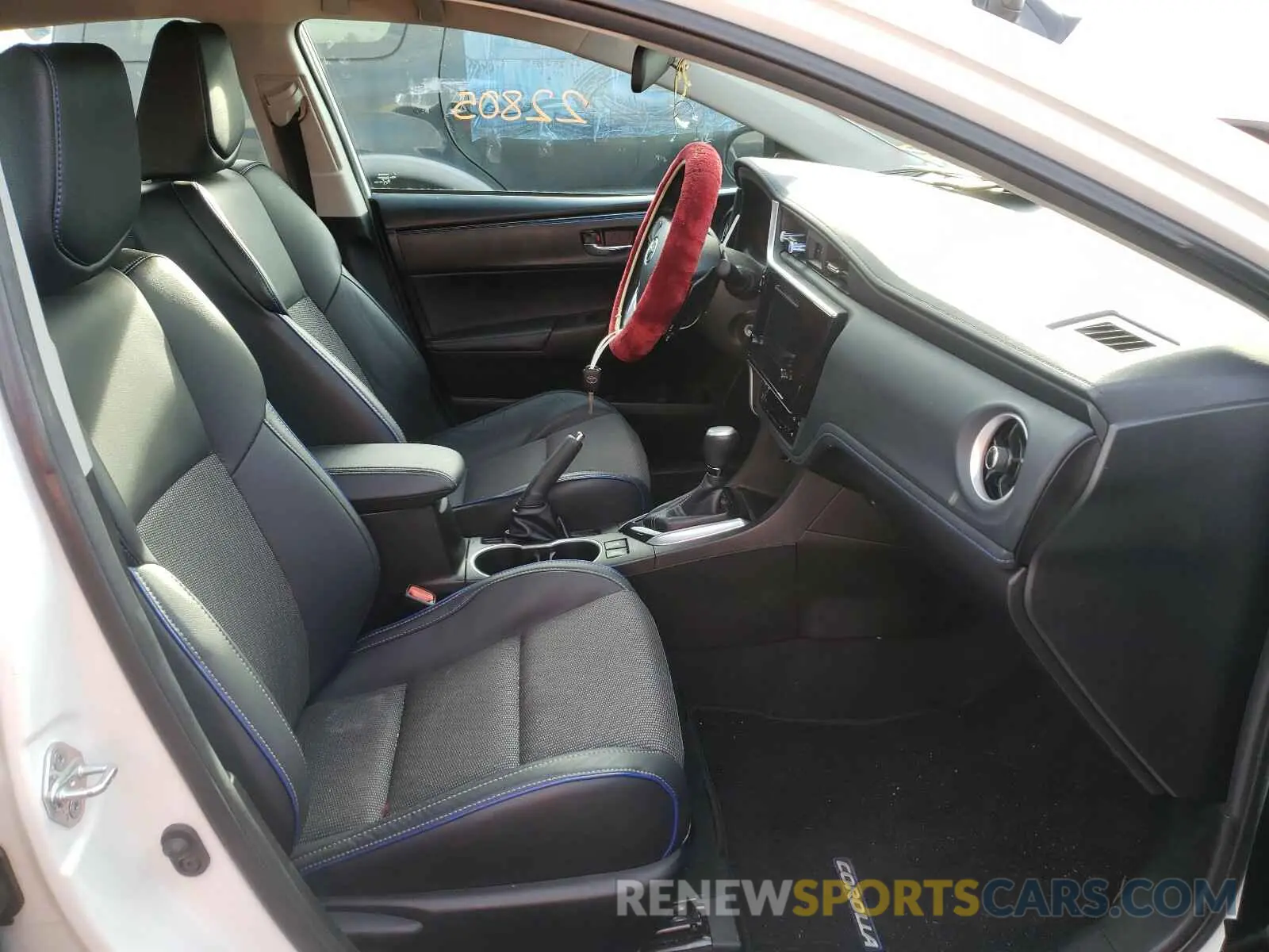 5 Photograph of a damaged car 5YFBURHE7KP869463 TOYOTA COROLLA 2019