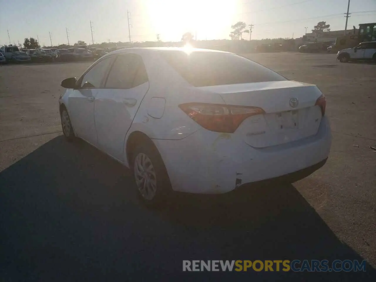 3 Фотография поврежденного автомобиля 5YFBURHE7KP869818 TOYOTA COROLLA 2019