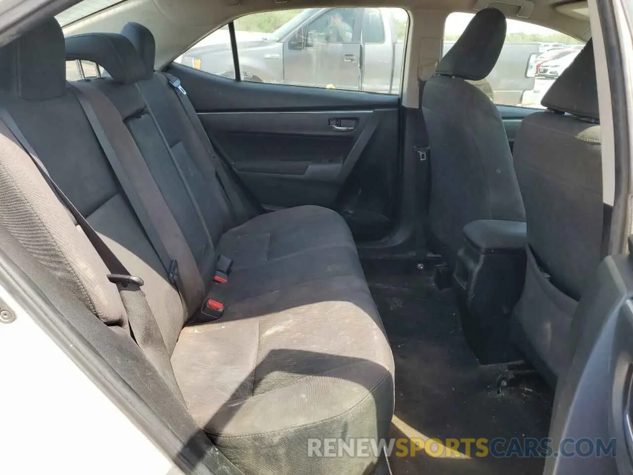 10 Photograph of a damaged car 5YFBURHE7KP876655 TOYOTA COROLLA 2019