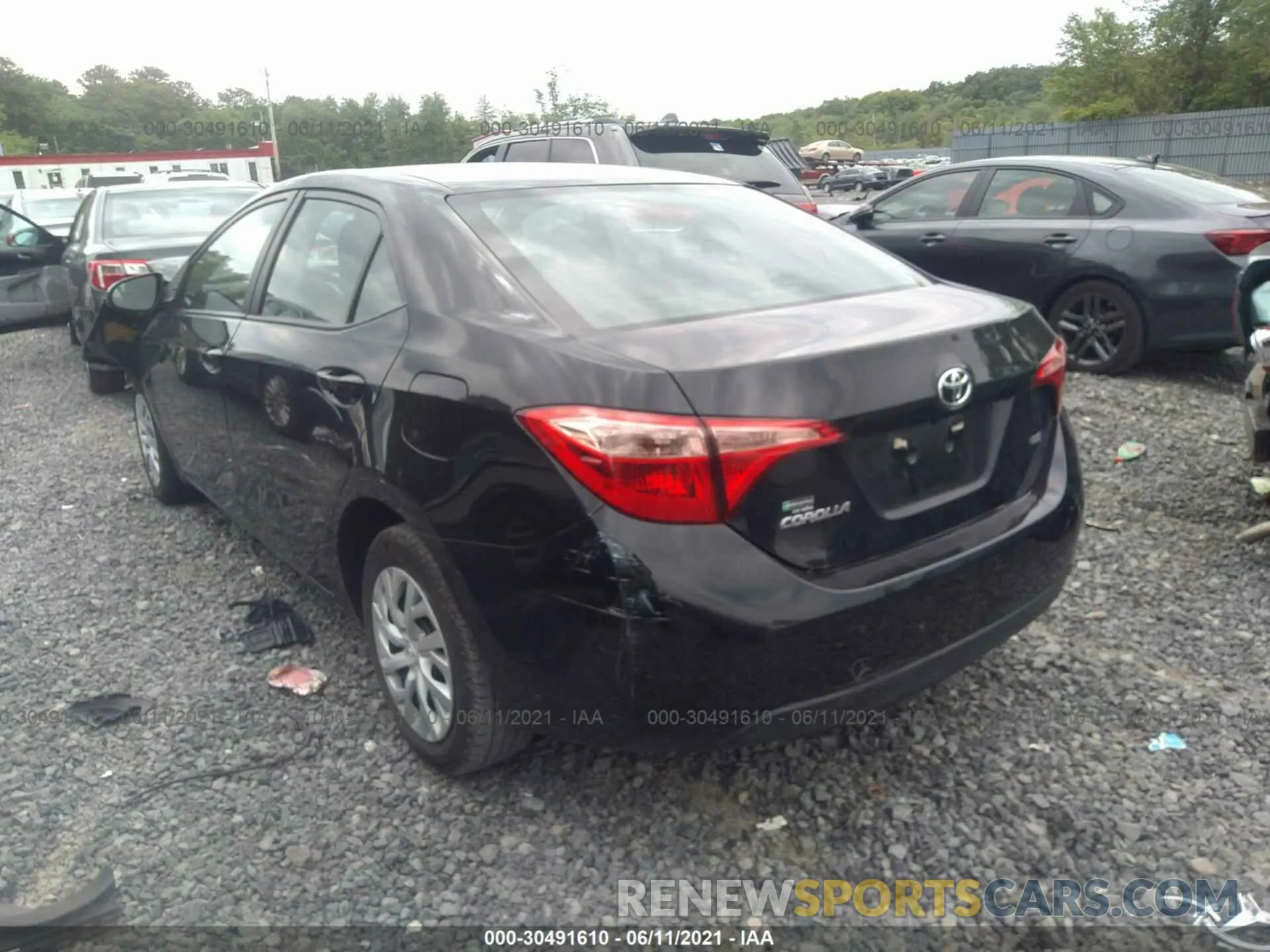 3 Photograph of a damaged car 5YFBURHE7KP878471 TOYOTA COROLLA 2019