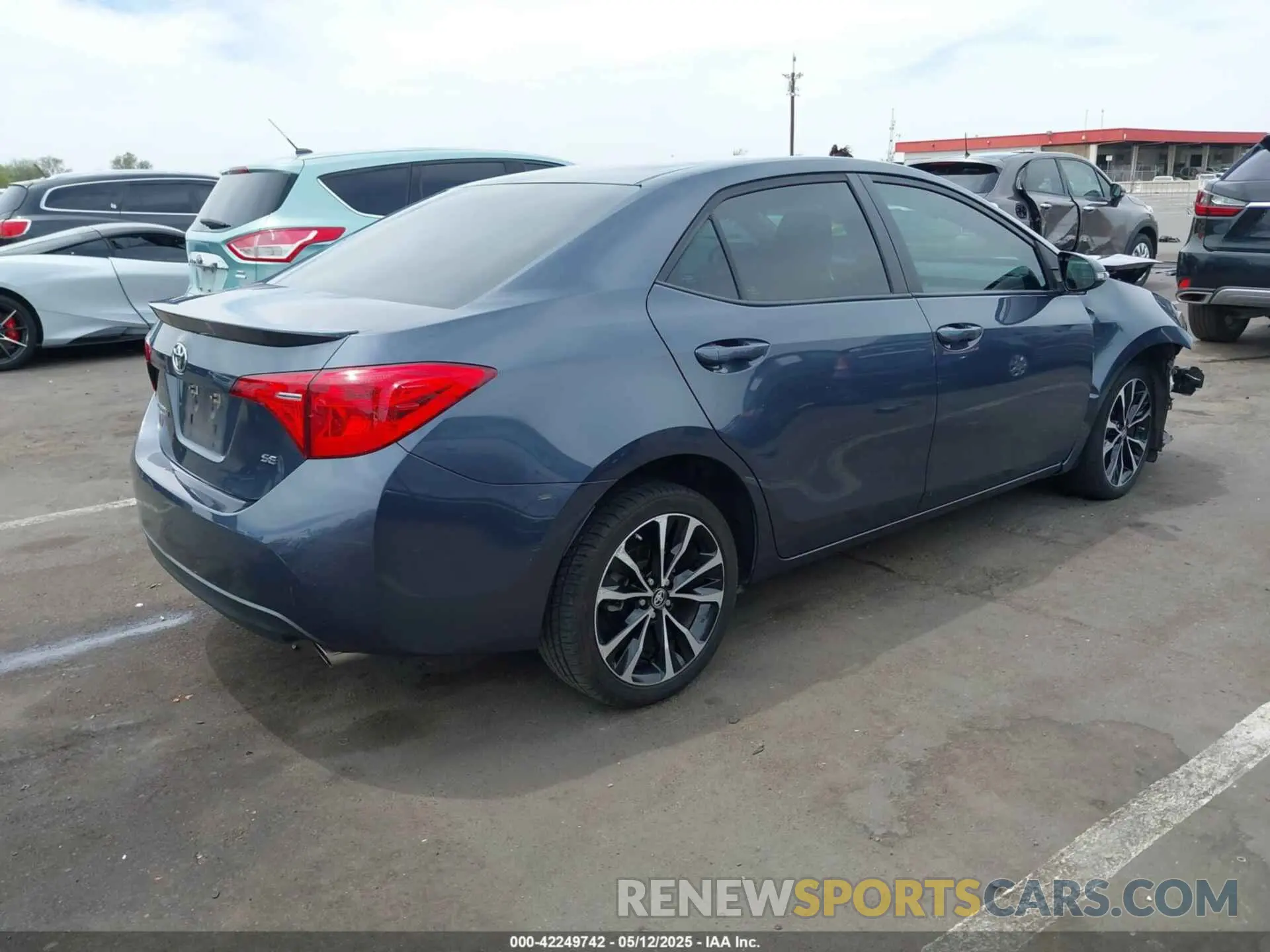 4 Фотография поврежденного автомобиля 5YFBURHE7KP879801 TOYOTA COROLLA 2019