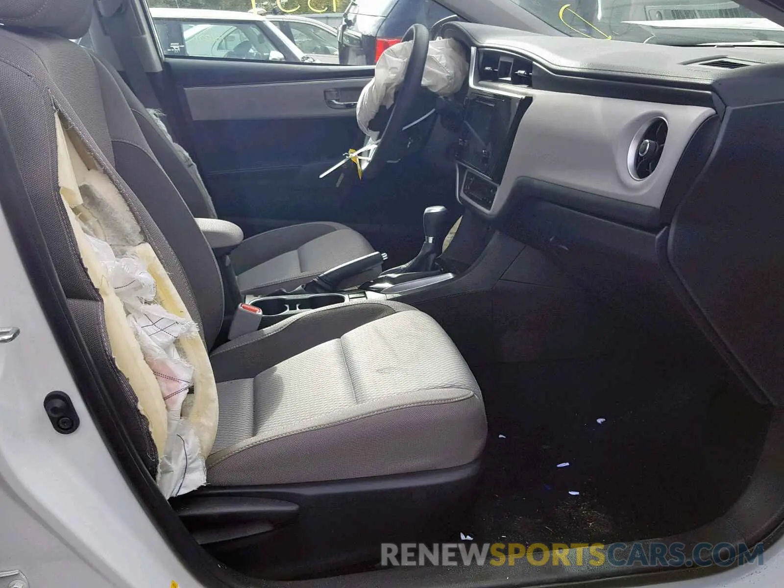 5 Photograph of a damaged car 5YFBURHE7KP879944 TOYOTA COROLLA 2019