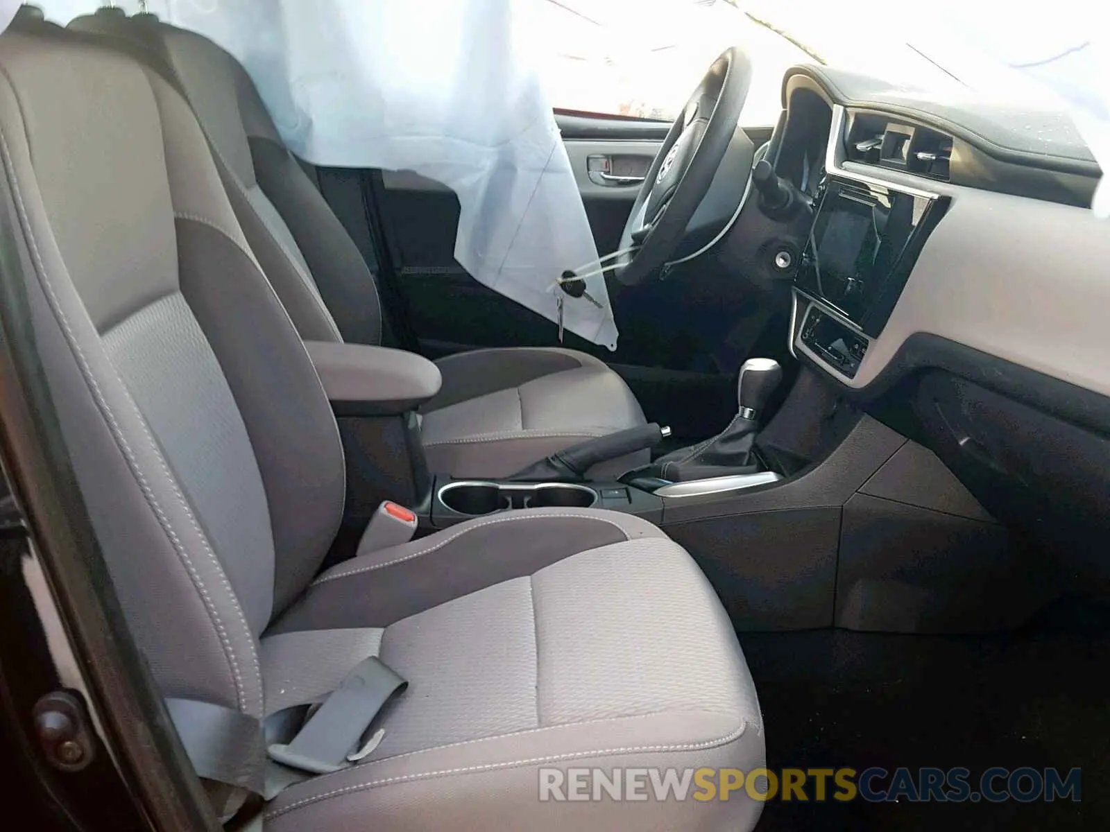 5 Photograph of a damaged car 5YFBURHE7KP880480 TOYOTA COROLLA 2019