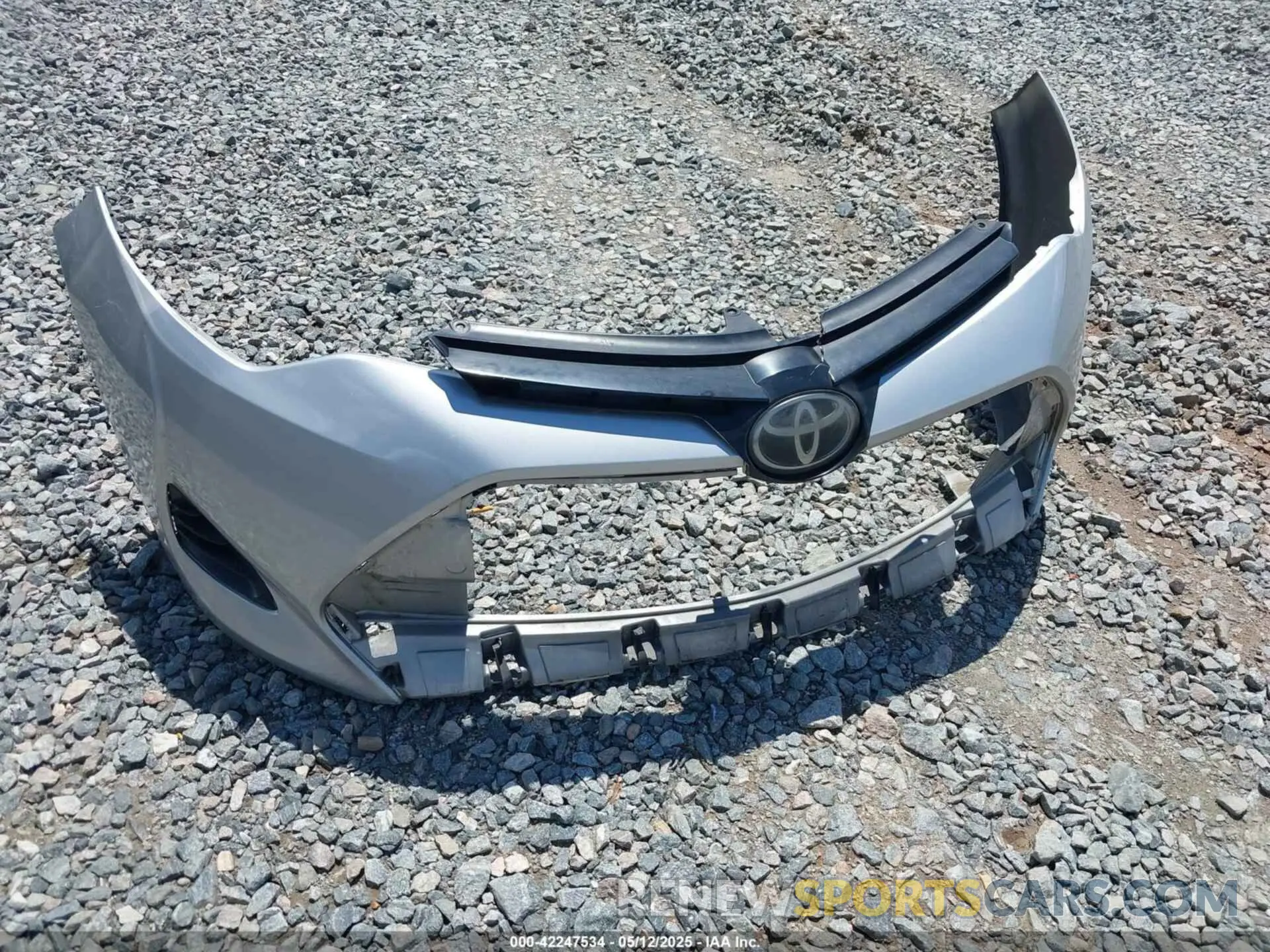 12 Photograph of a damaged car 5YFBURHE7KP898929 TOYOTA COROLLA 2019