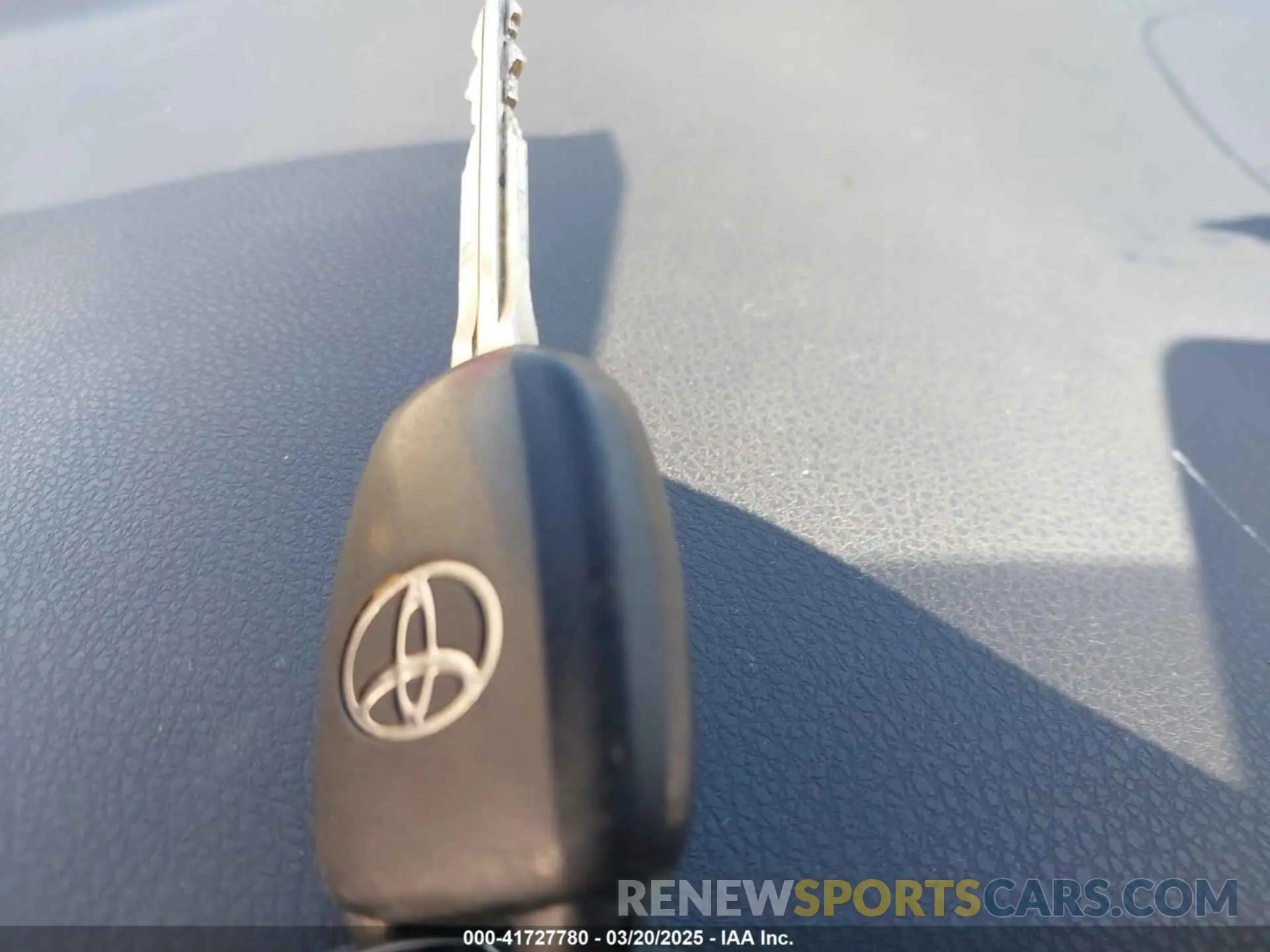 11 Photograph of a damaged car 5YFBURHE7KP908679 TOYOTA COROLLA 2019