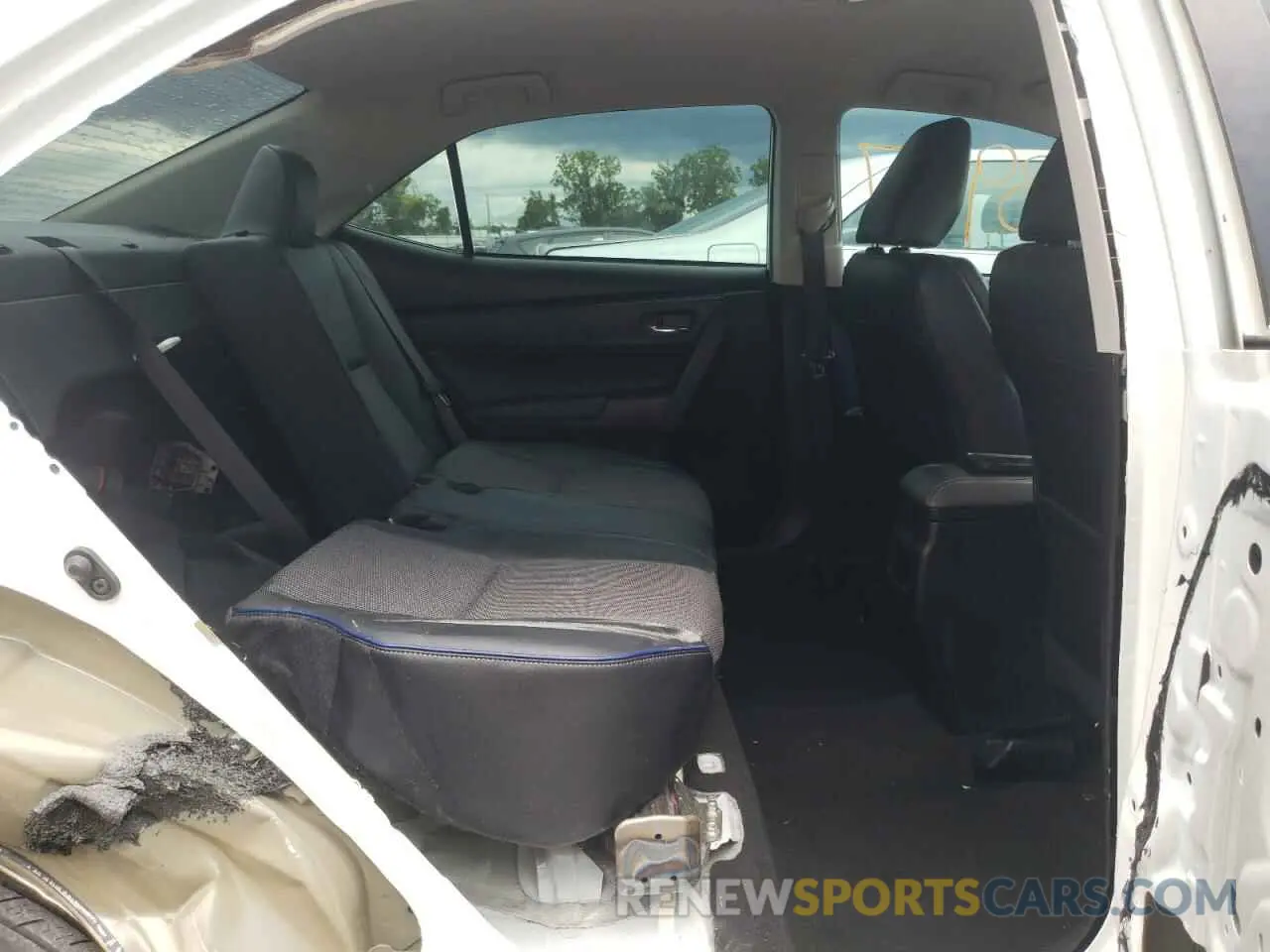 6 Photograph of a damaged car 5YFBURHE7KP913056 TOYOTA COROLLA 2019