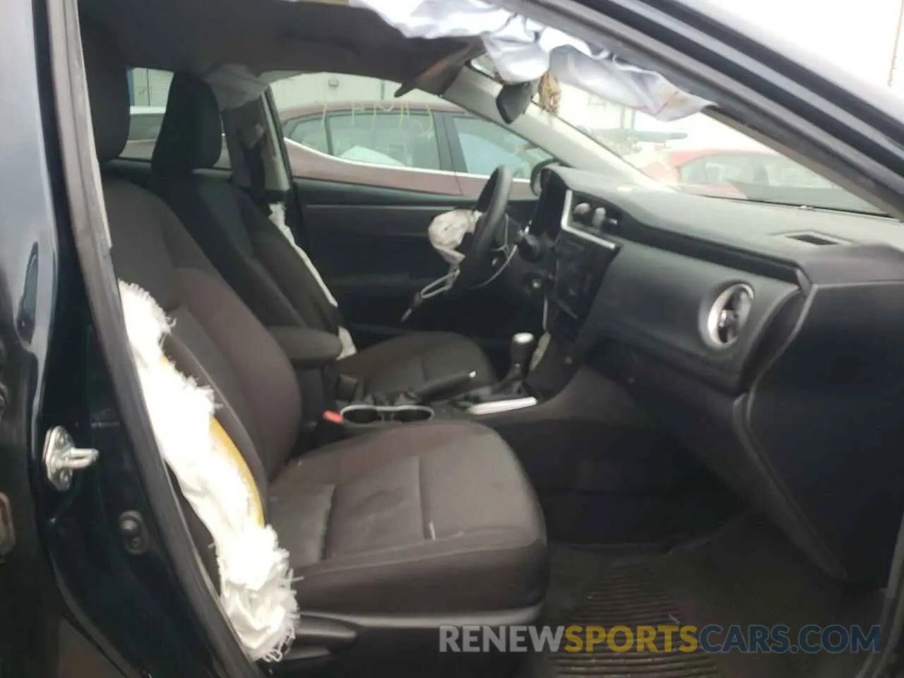 5 Photograph of a damaged car 5YFBURHE7KP913235 TOYOTA COROLLA 2019