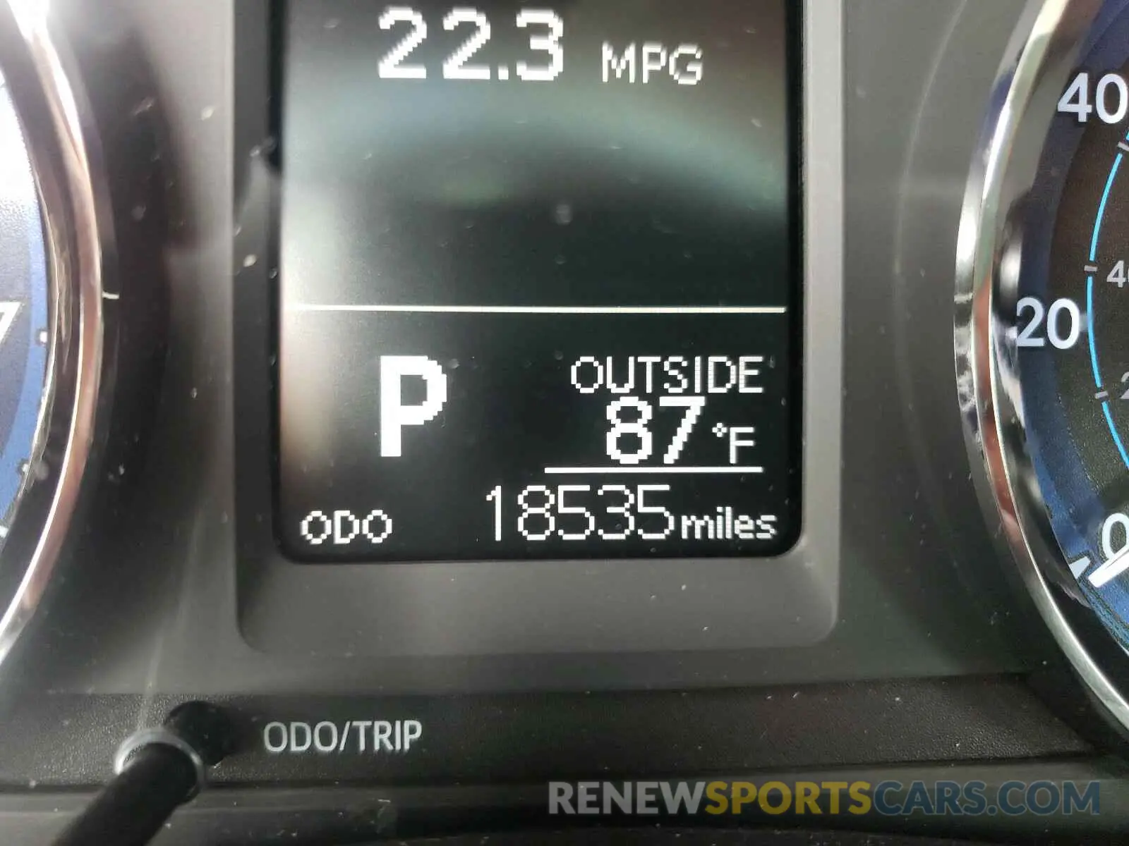 8 Photograph of a damaged car 5YFBURHE7KP934943 TOYOTA COROLLA 2019