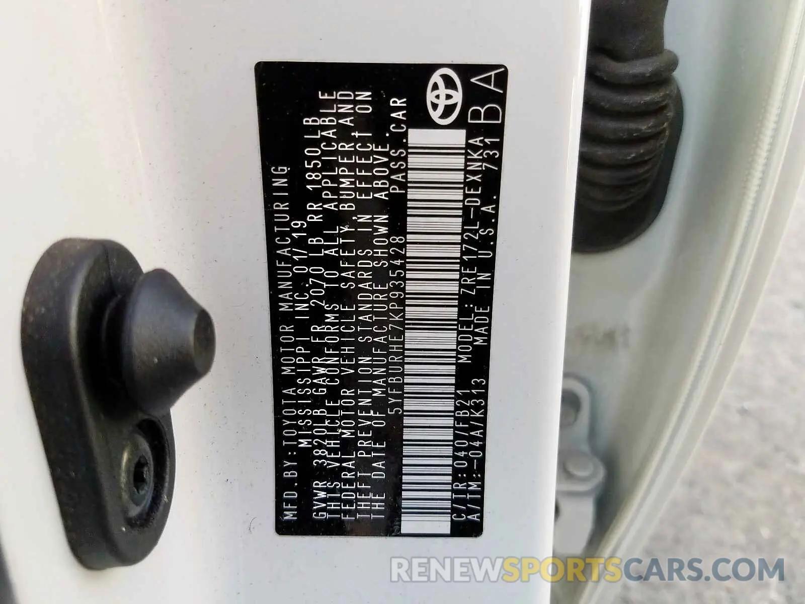 10 Photograph of a damaged car 5YFBURHE7KP935428 TOYOTA COROLLA 2019