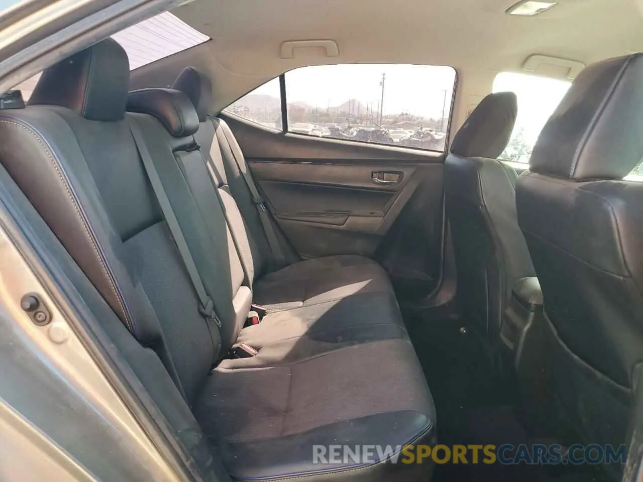 10 Photograph of a damaged car 5YFBURHE7KP940032 TOYOTA COROLLA 2019