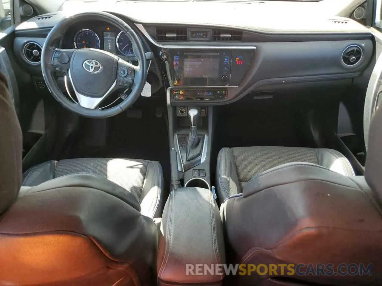 8 Photograph of a damaged car 5YFBURHE7KP940032 TOYOTA COROLLA 2019