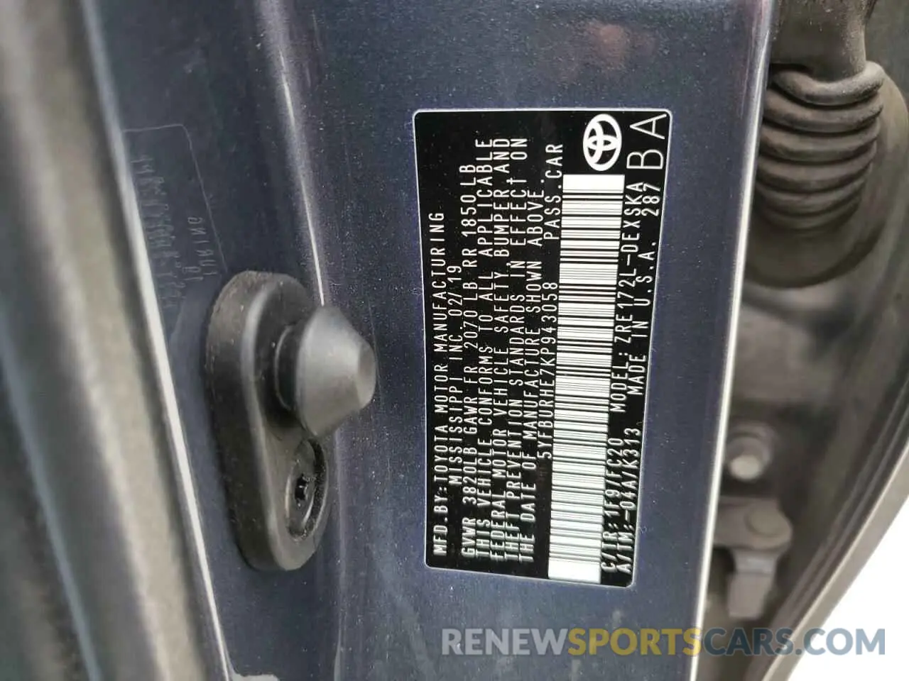 10 Photograph of a damaged car 5YFBURHE7KP943058 TOYOTA COROLLA 2019