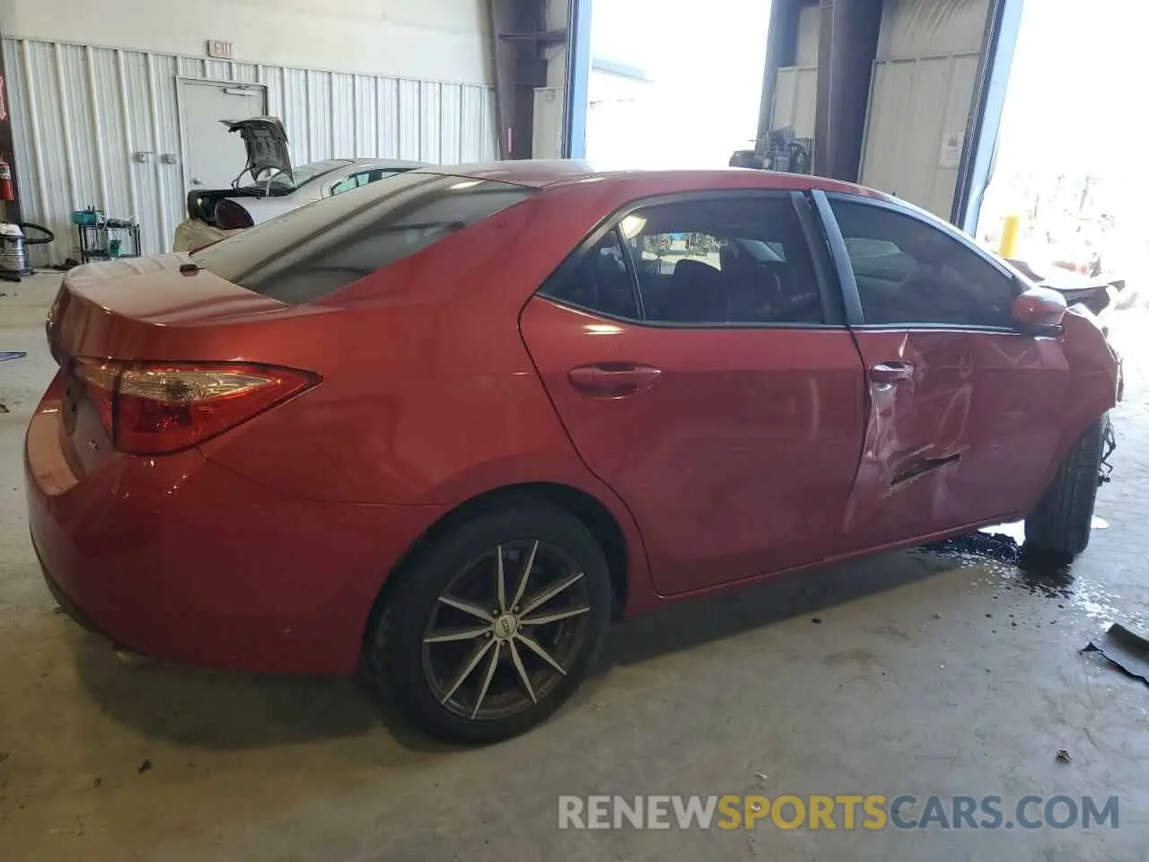 3 Фотография поврежденного автомобиля 5YFBURHE7KP943917 TOYOTA COROLLA 2019