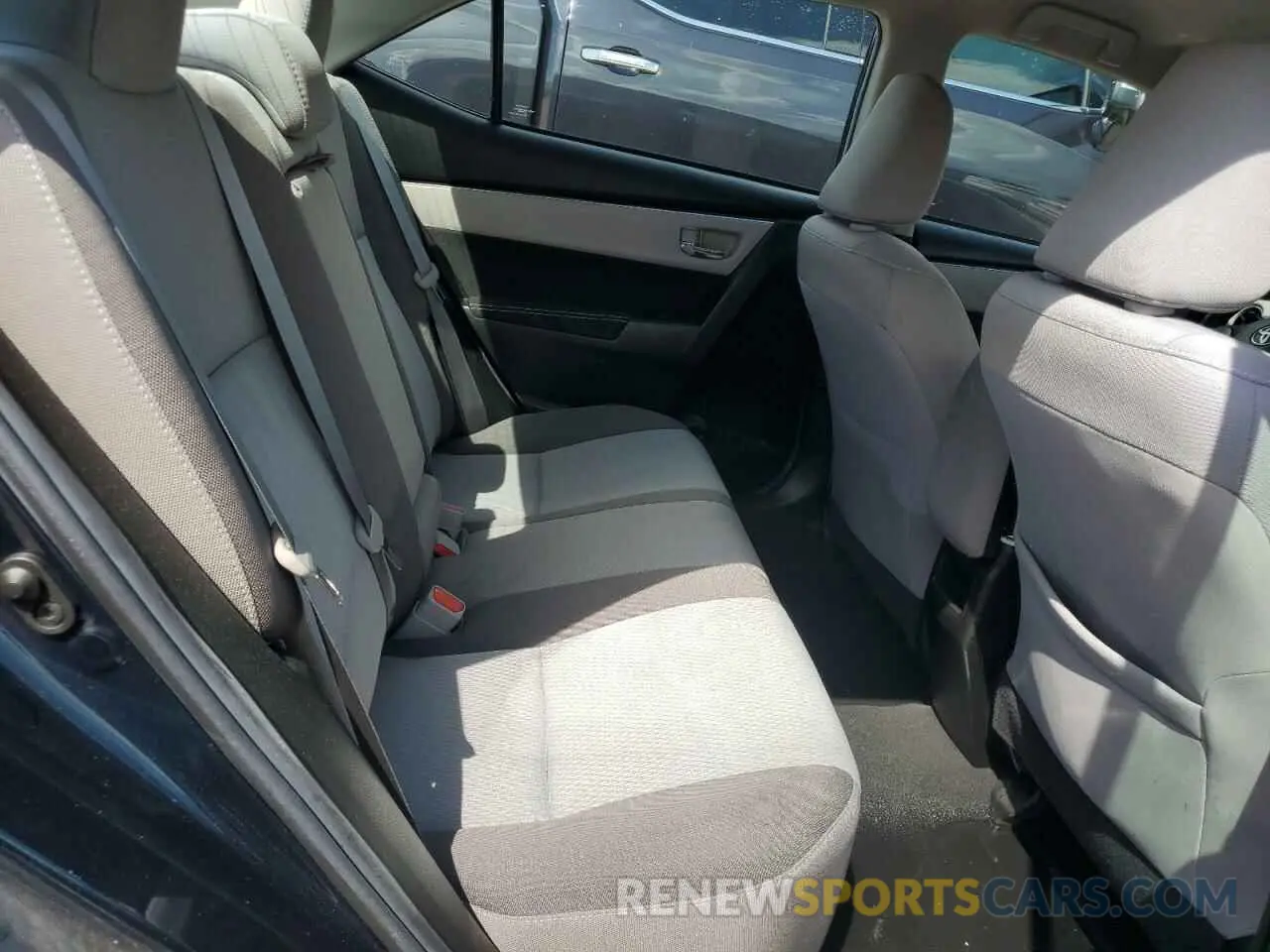 10 Photograph of a damaged car 5YFBURHE7KP944050 TOYOTA COROLLA 2019