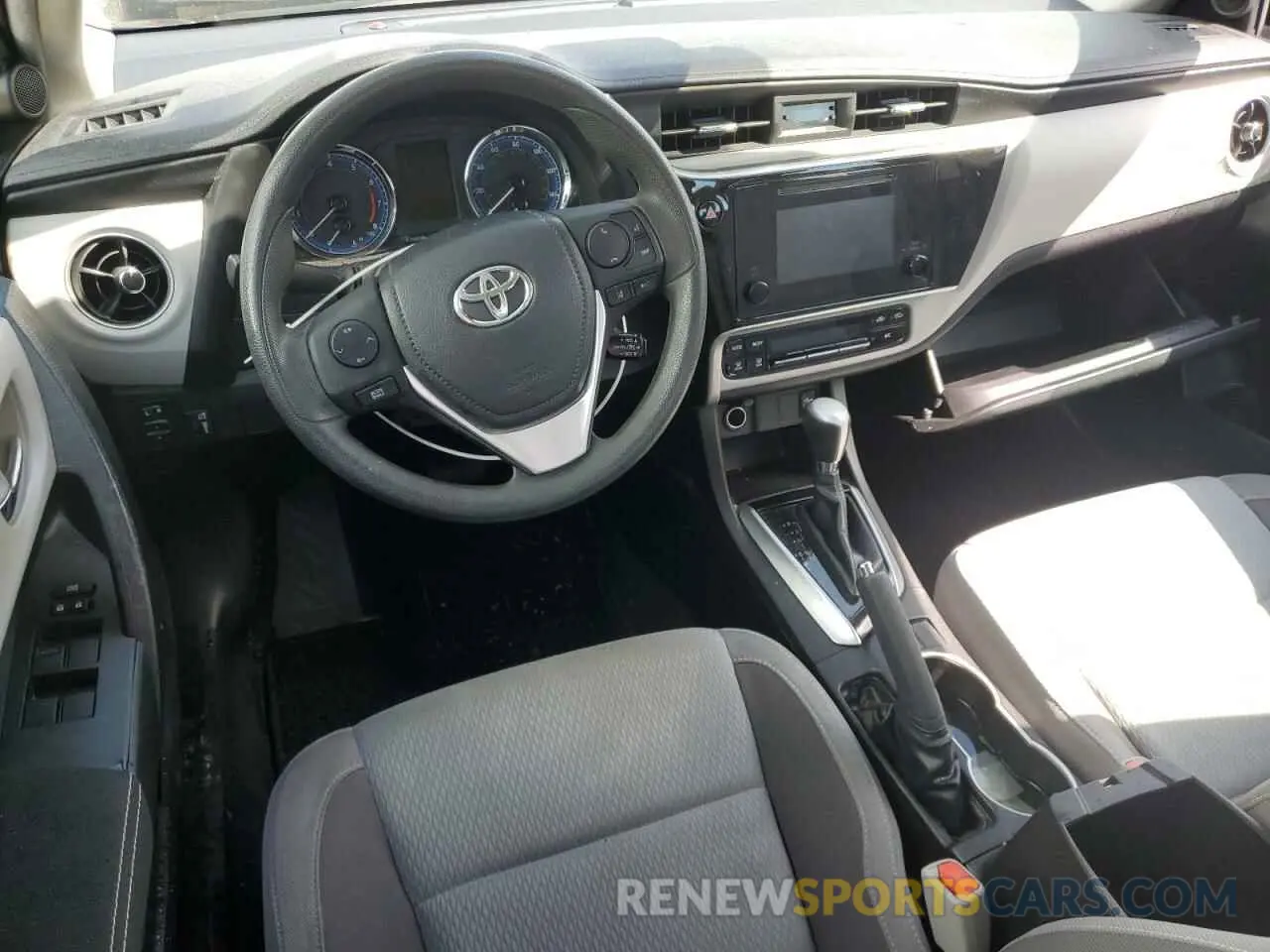 8 Photograph of a damaged car 5YFBURHE7KP944050 TOYOTA COROLLA 2019