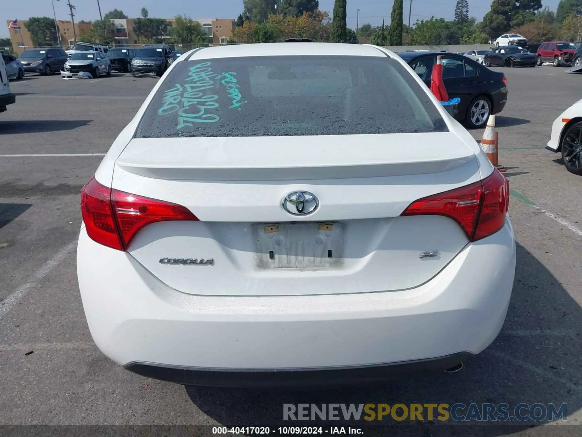 17 Фотография поврежденного автомобиля 5YFBURHE7KP944453 TOYOTA COROLLA 2019