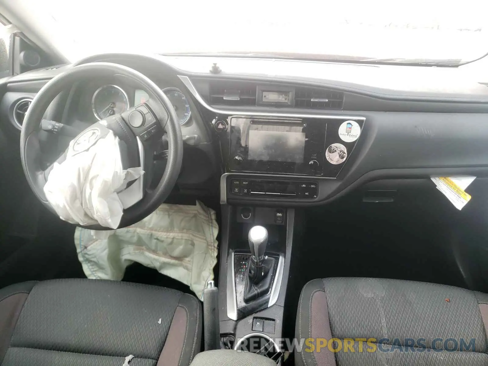 9 Photograph of a damaged car 5YFBURHE7KP946445 TOYOTA COROLLA 2019