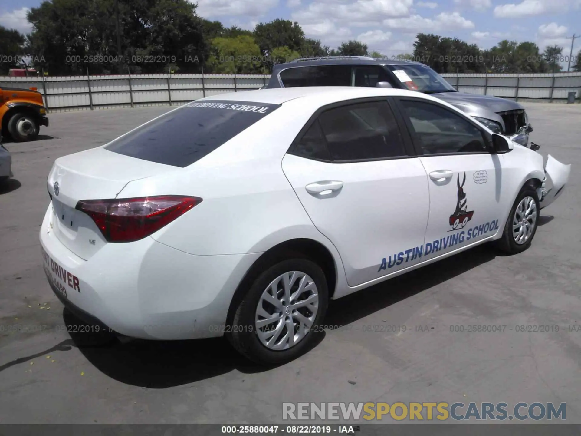 4 Photograph of a damaged car 5YFBURHE7KP949264 TOYOTA COROLLA 2019