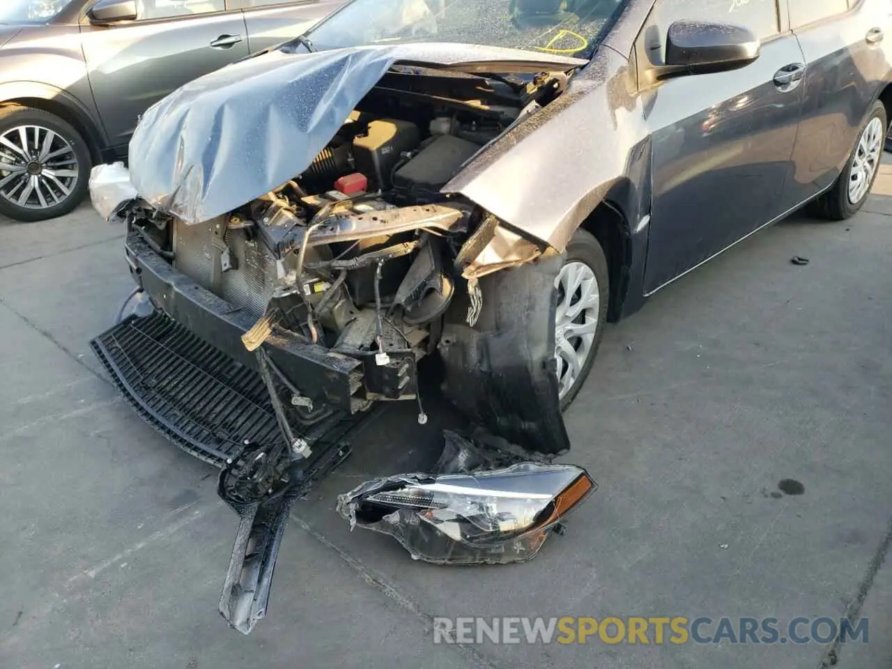 9 Photograph of a damaged car 5YFBURHE7KP949992 TOYOTA COROLLA 2019