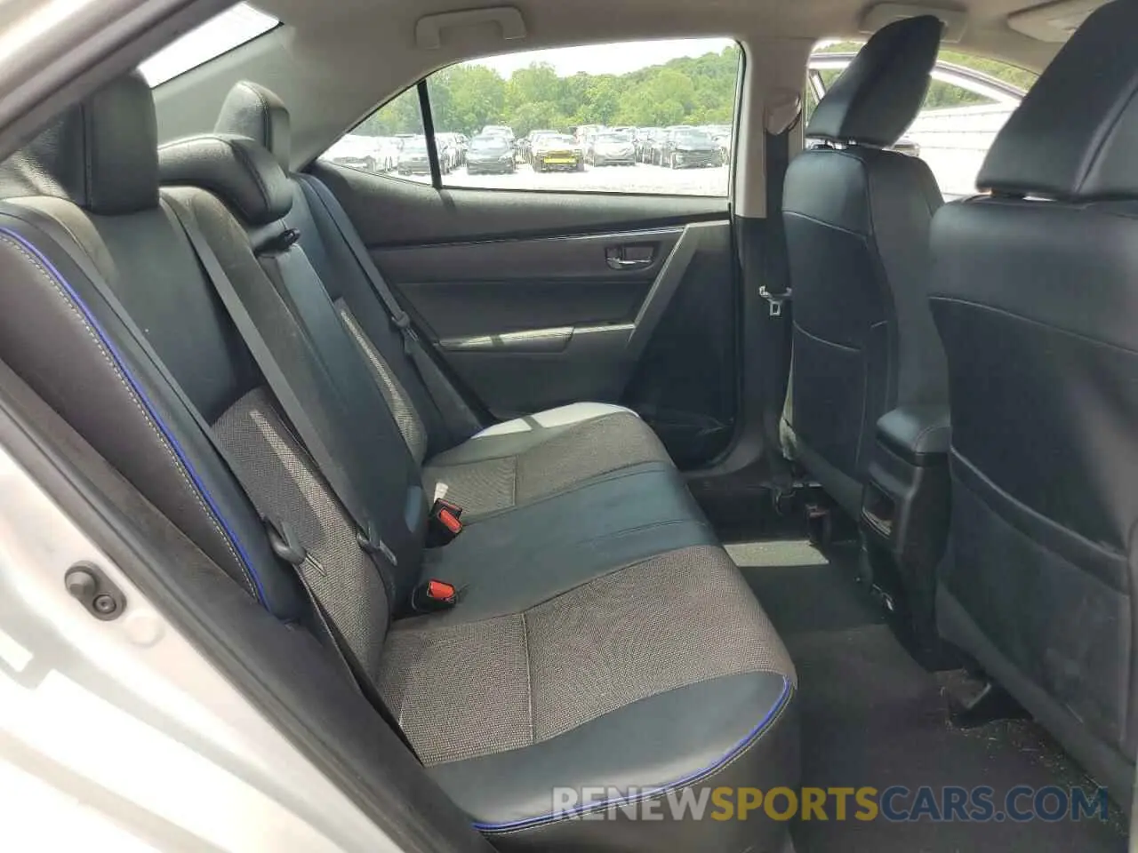 10 Photograph of a damaged car 5YFBURHE8KP861890 TOYOTA COROLLA 2019