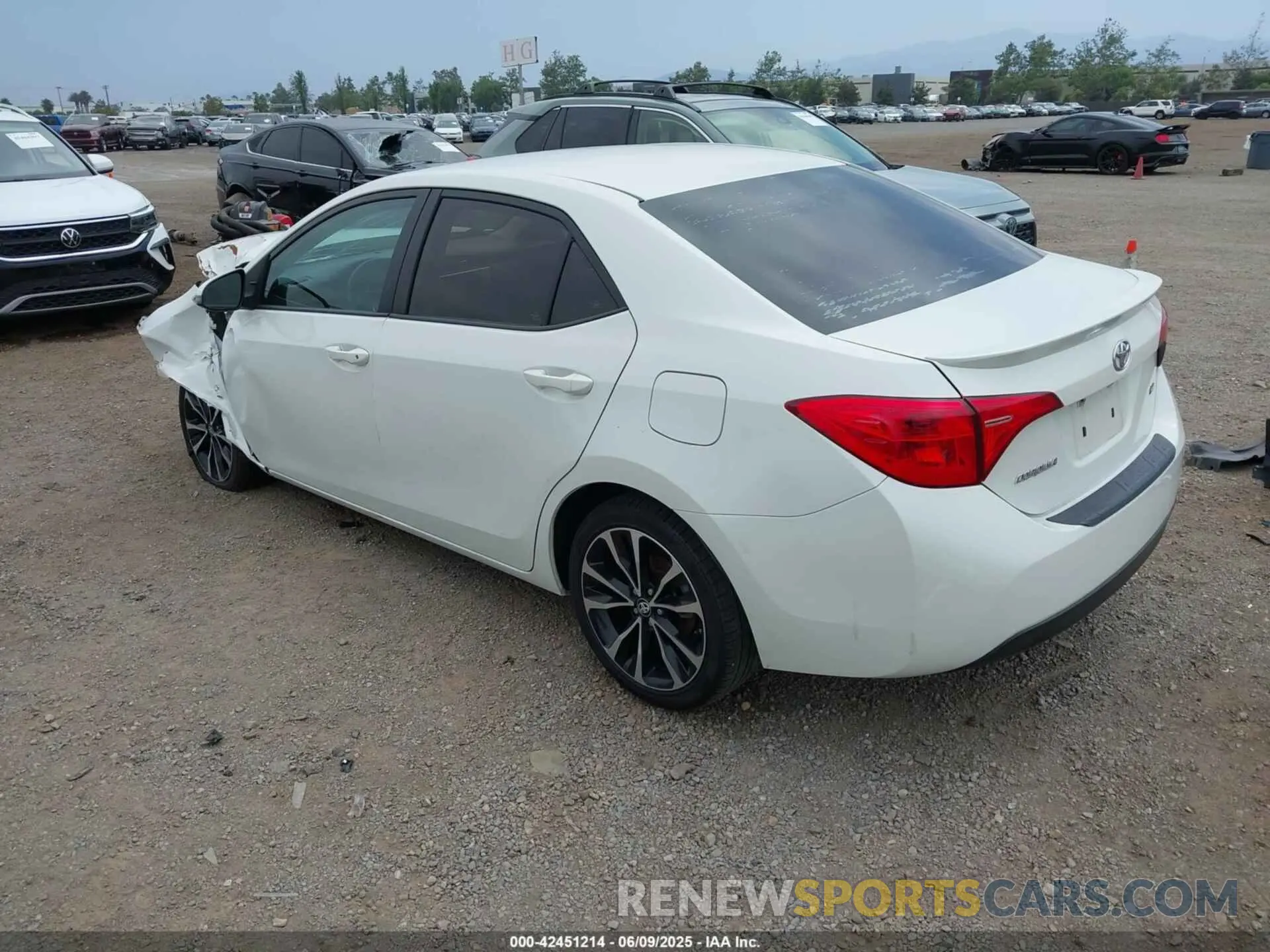 3 Photograph of a damaged car 5YFBURHE8KP863767 TOYOTA COROLLA 2019