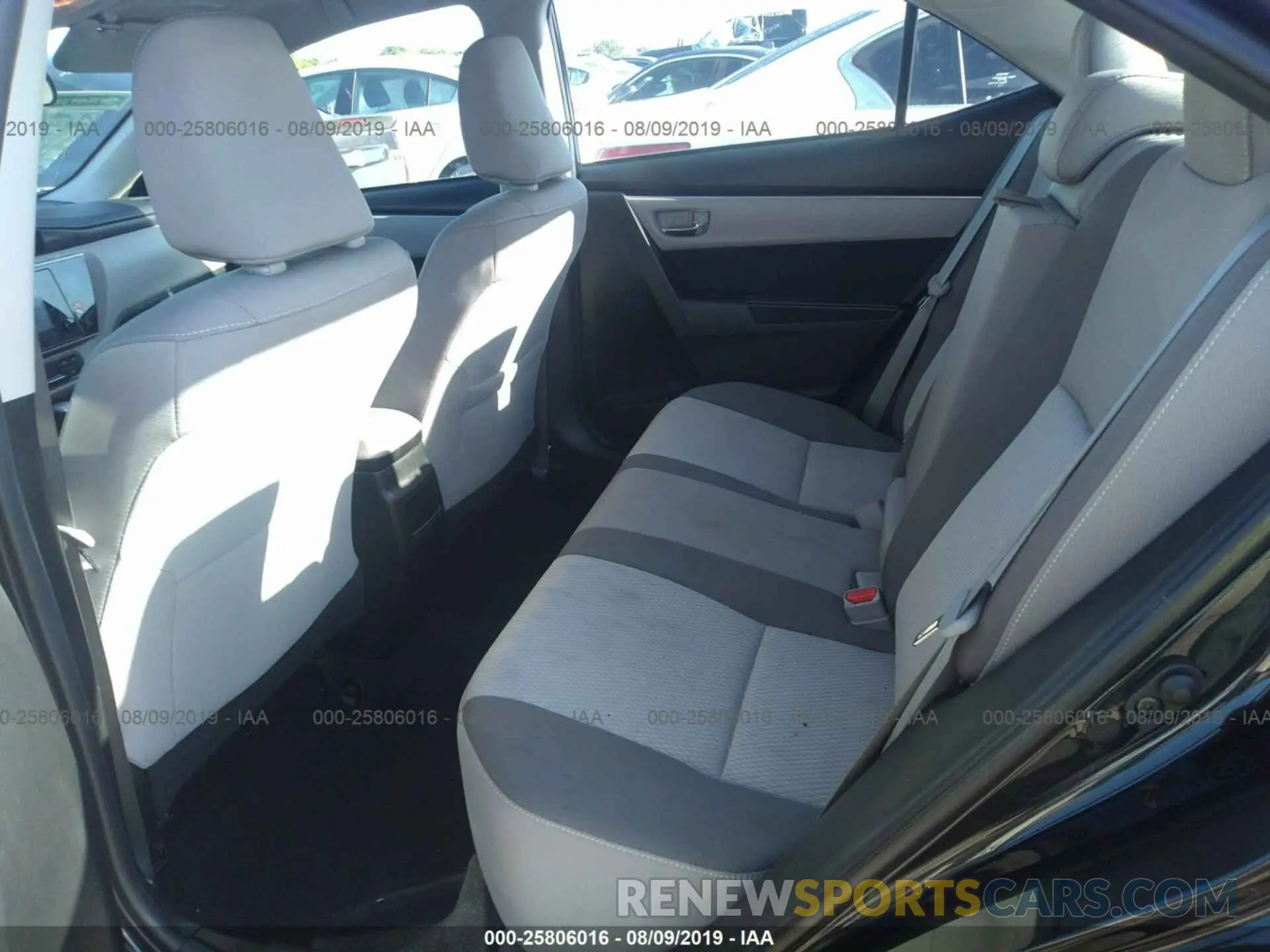 8 Photograph of a damaged car 5YFBURHE8KP872288 TOYOTA COROLLA 2019