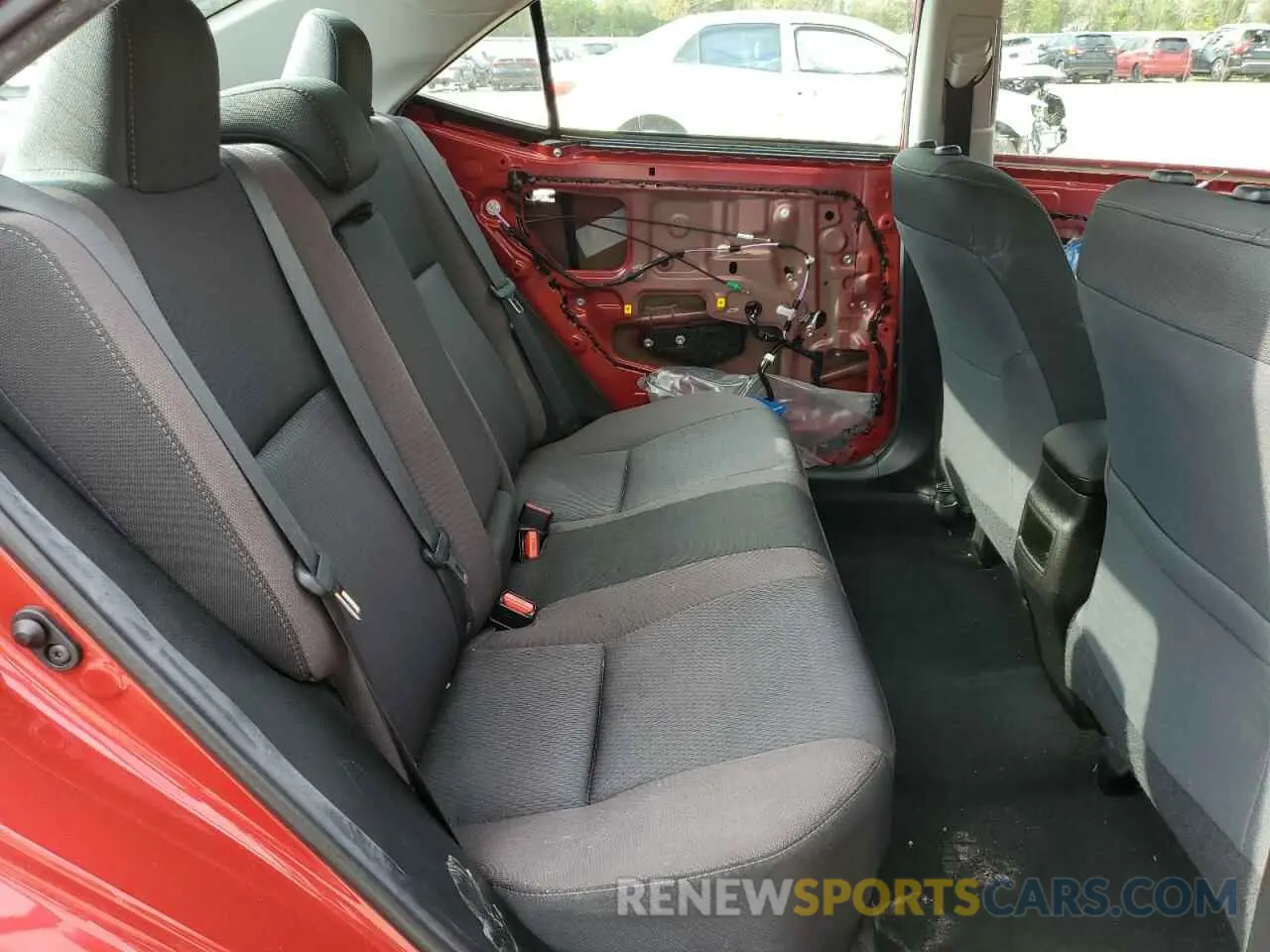 10 Photograph of a damaged car 5YFBURHE8KP872775 TOYOTA COROLLA 2019