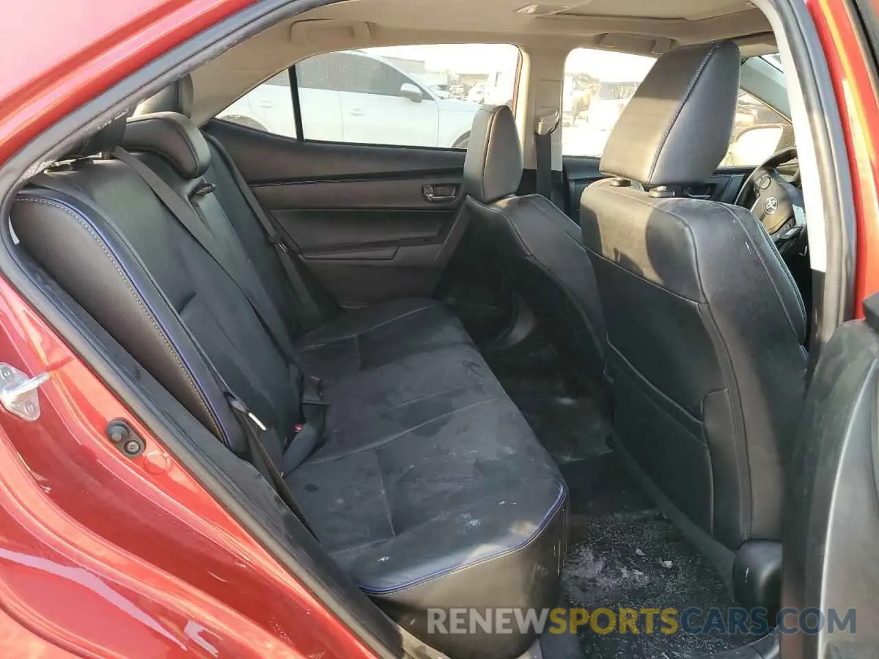 10 Photograph of a damaged car 5YFBURHE8KP875109 TOYOTA COROLLA 2019