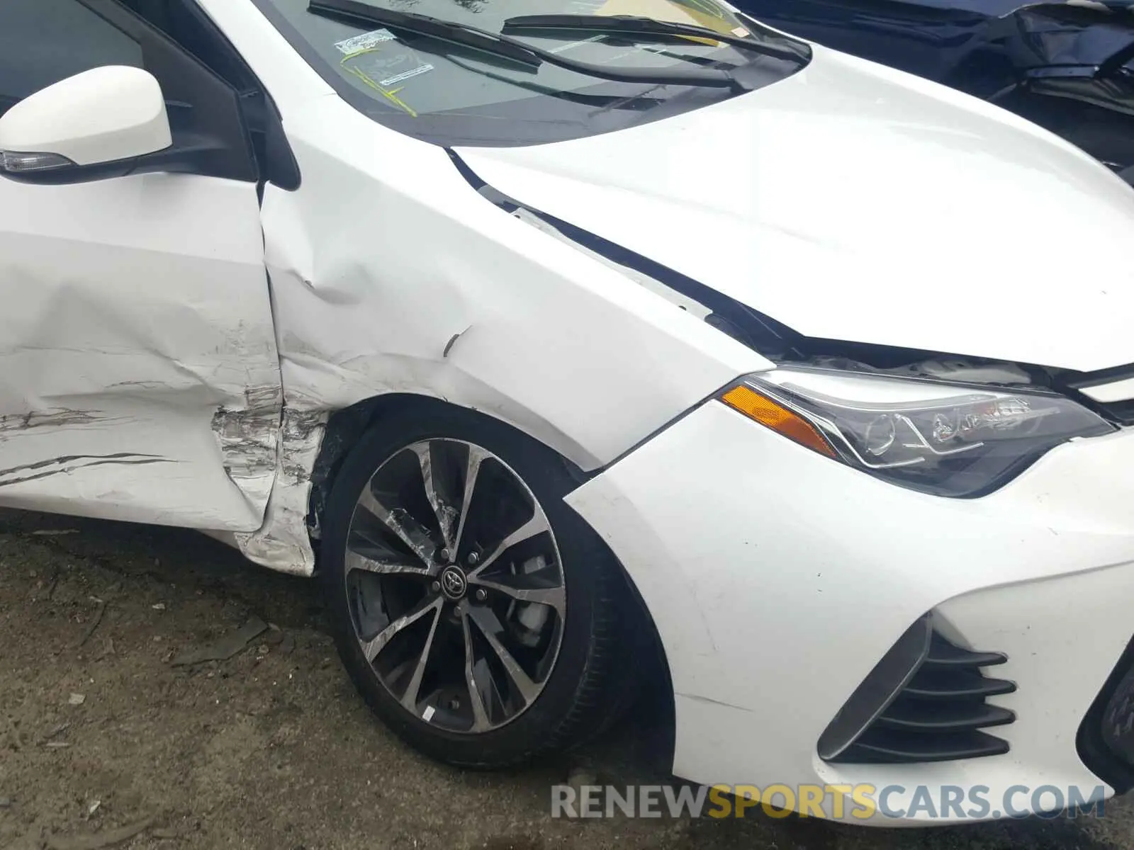 9 Photograph of a damaged car 5YFBURHE8KP882576 TOYOTA COROLLA 2019