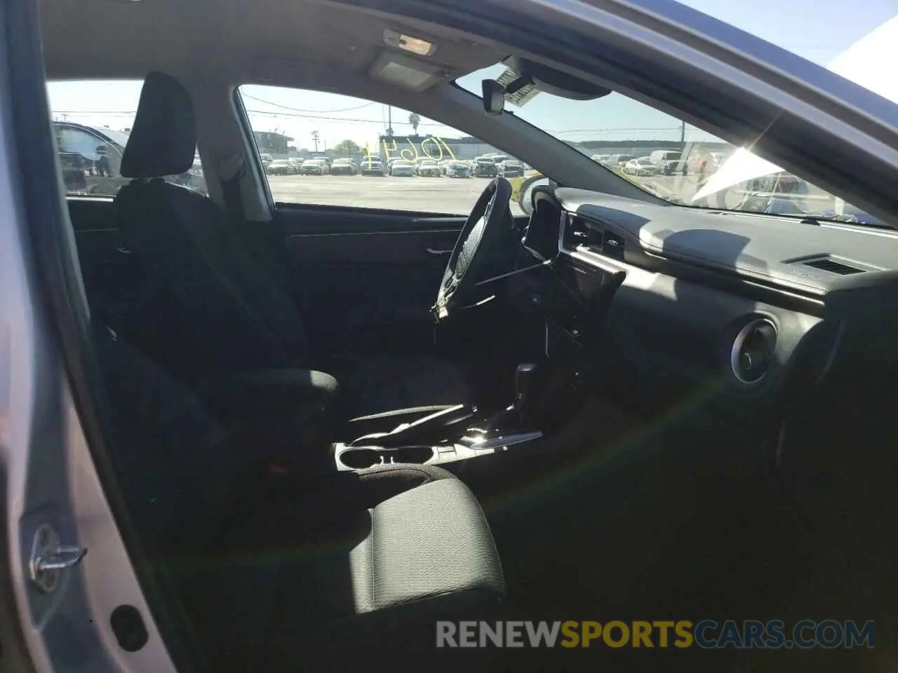 5 Photograph of a damaged car 5YFBURHE8KP889883 TOYOTA COROLLA 2019