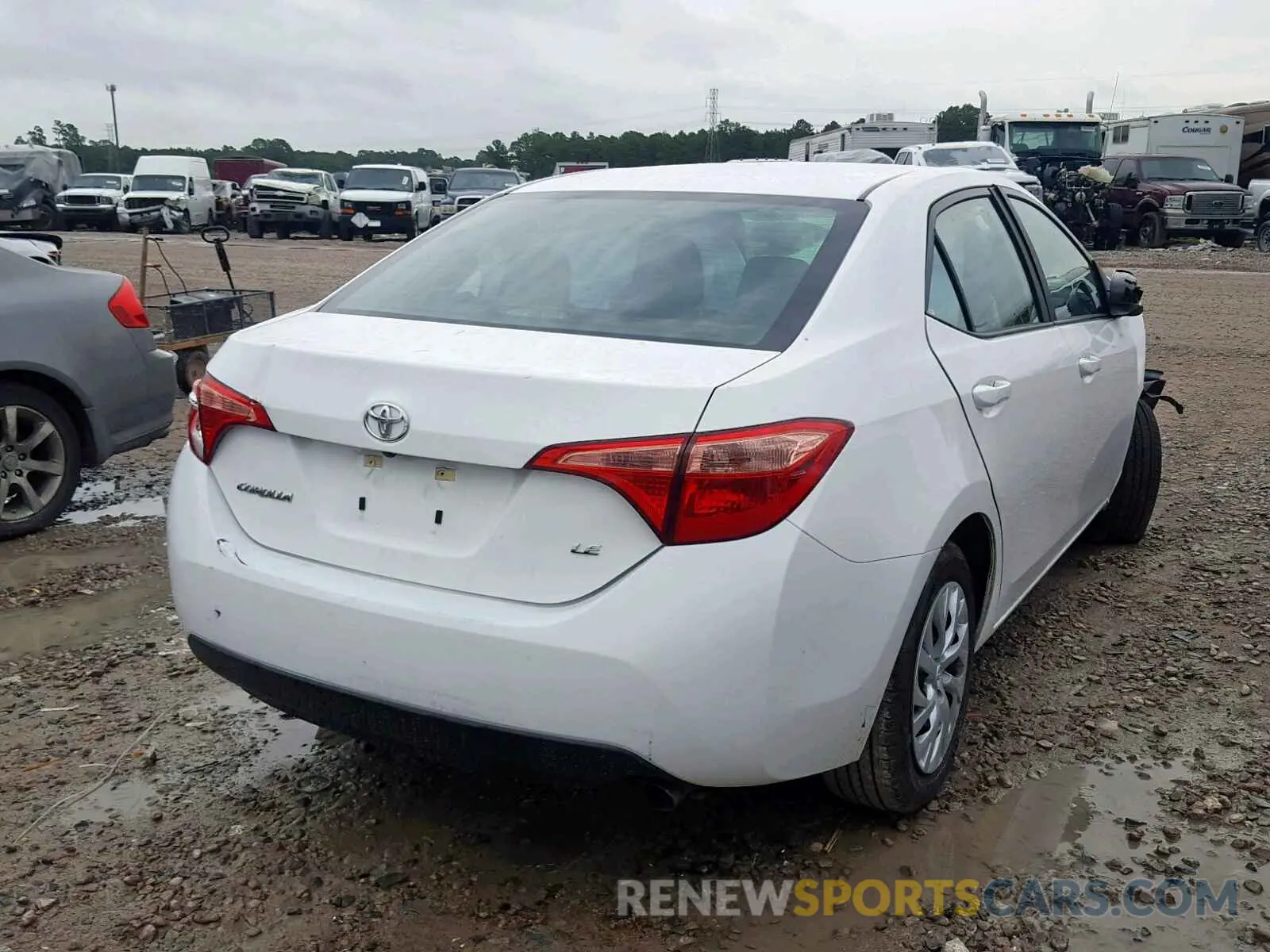 4 Photograph of a damaged car 5YFBURHE8KP898096 TOYOTA COROLLA 2019