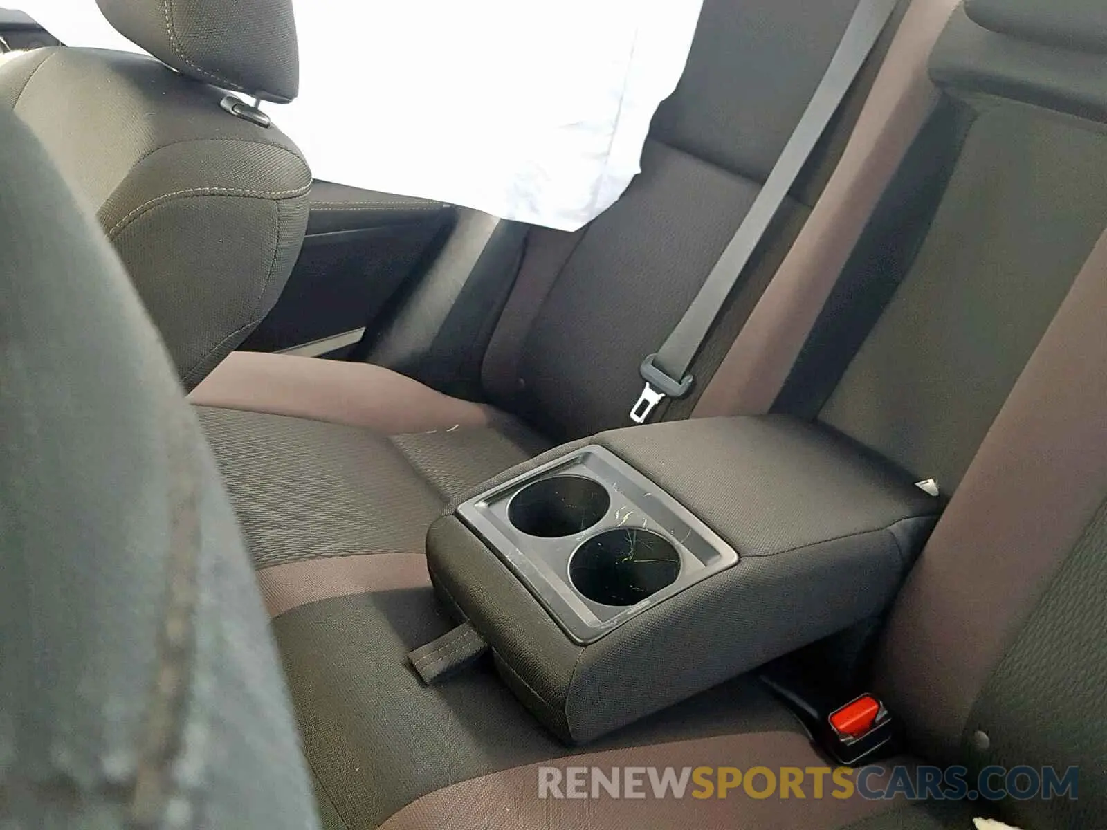6 Photograph of a damaged car 5YFBURHE8KP898096 TOYOTA COROLLA 2019