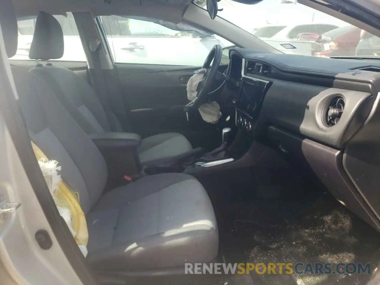 5 Photograph of a damaged car 5YFBURHE8KP915396 TOYOTA COROLLA 2019