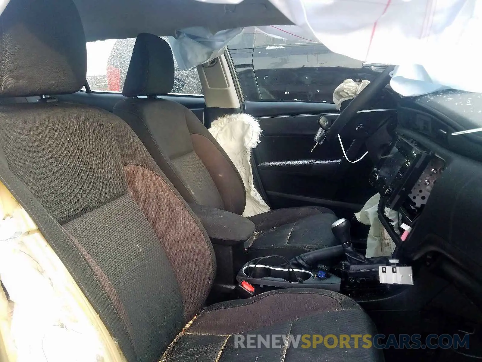 5 Photograph of a damaged car 5YFBURHE8KP919111 TOYOTA COROLLA 2019